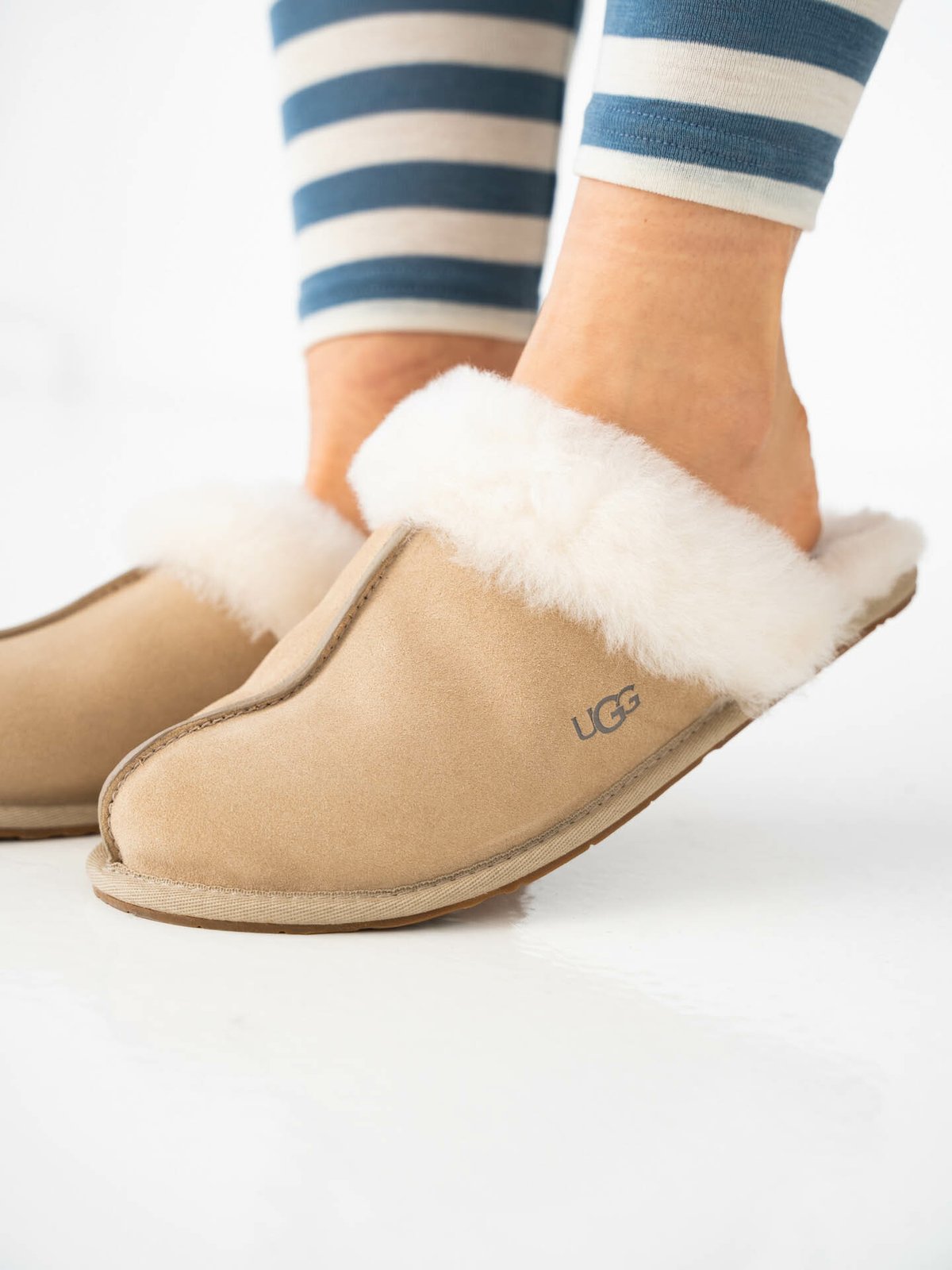 UGG Scuffette II Sand