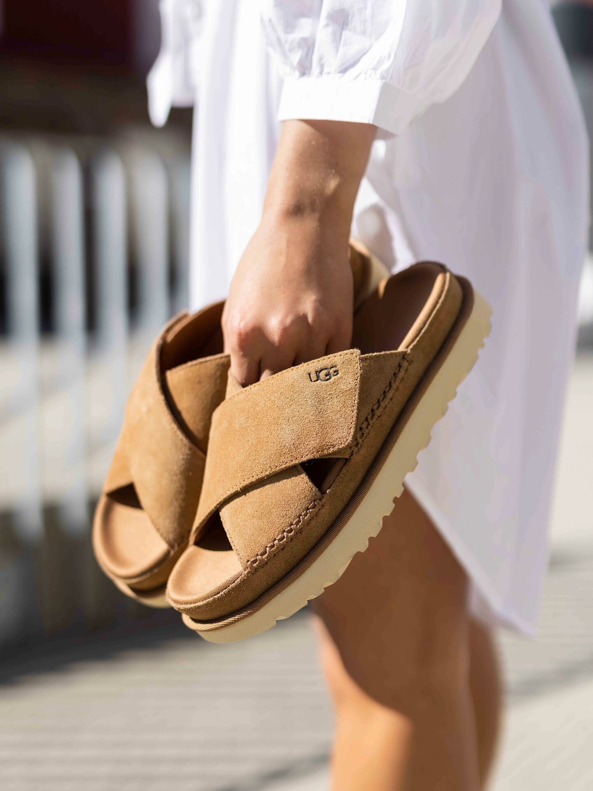 UGG Goldenstar Cross Chestnut