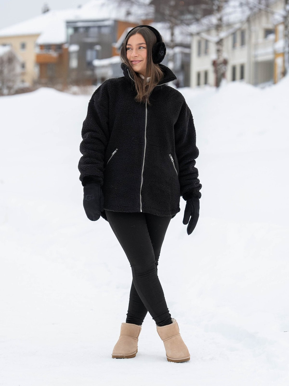 UGG Womens Emb Logo Earmuff Black