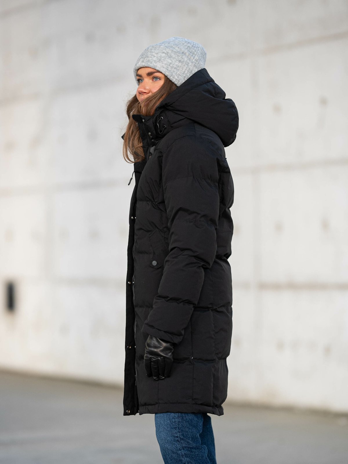 Urban Pioneers Liv Parka Black
