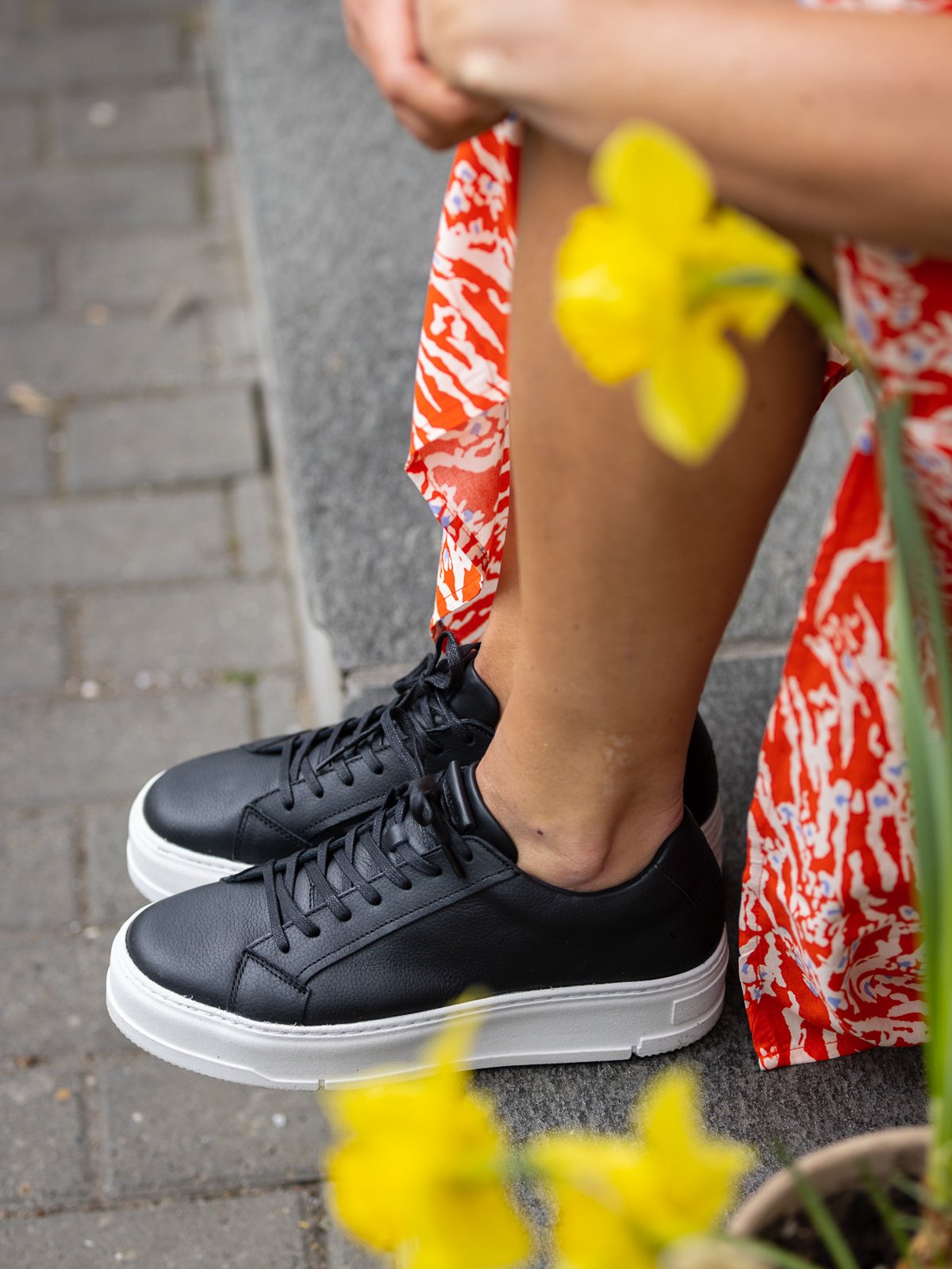 Vagabond Judy Leather Black cow leather