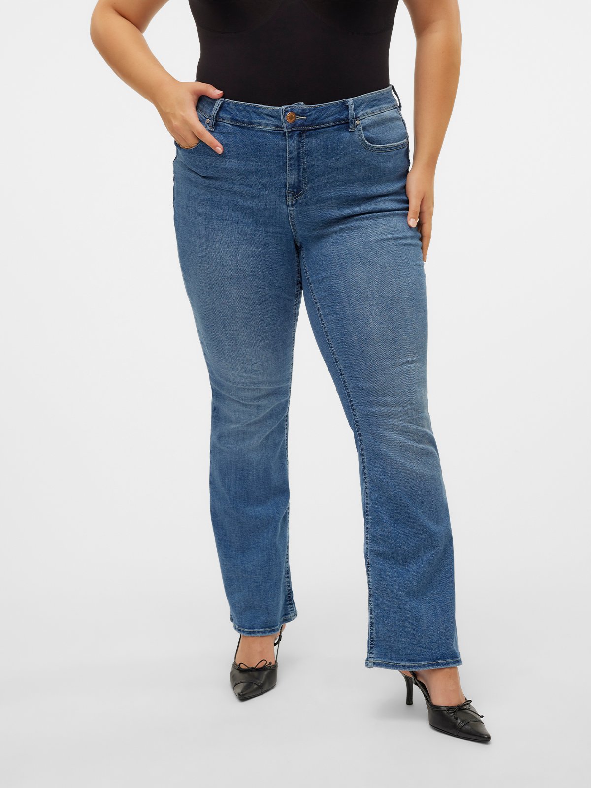 Vero Moda Curve Flash Mid Rise Flared Jeans Medium Blue Denim