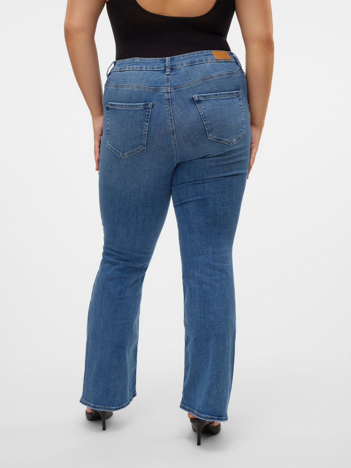 Vero Moda Curve Flash Mid Rise Flared Jeans Medium Blue Denim