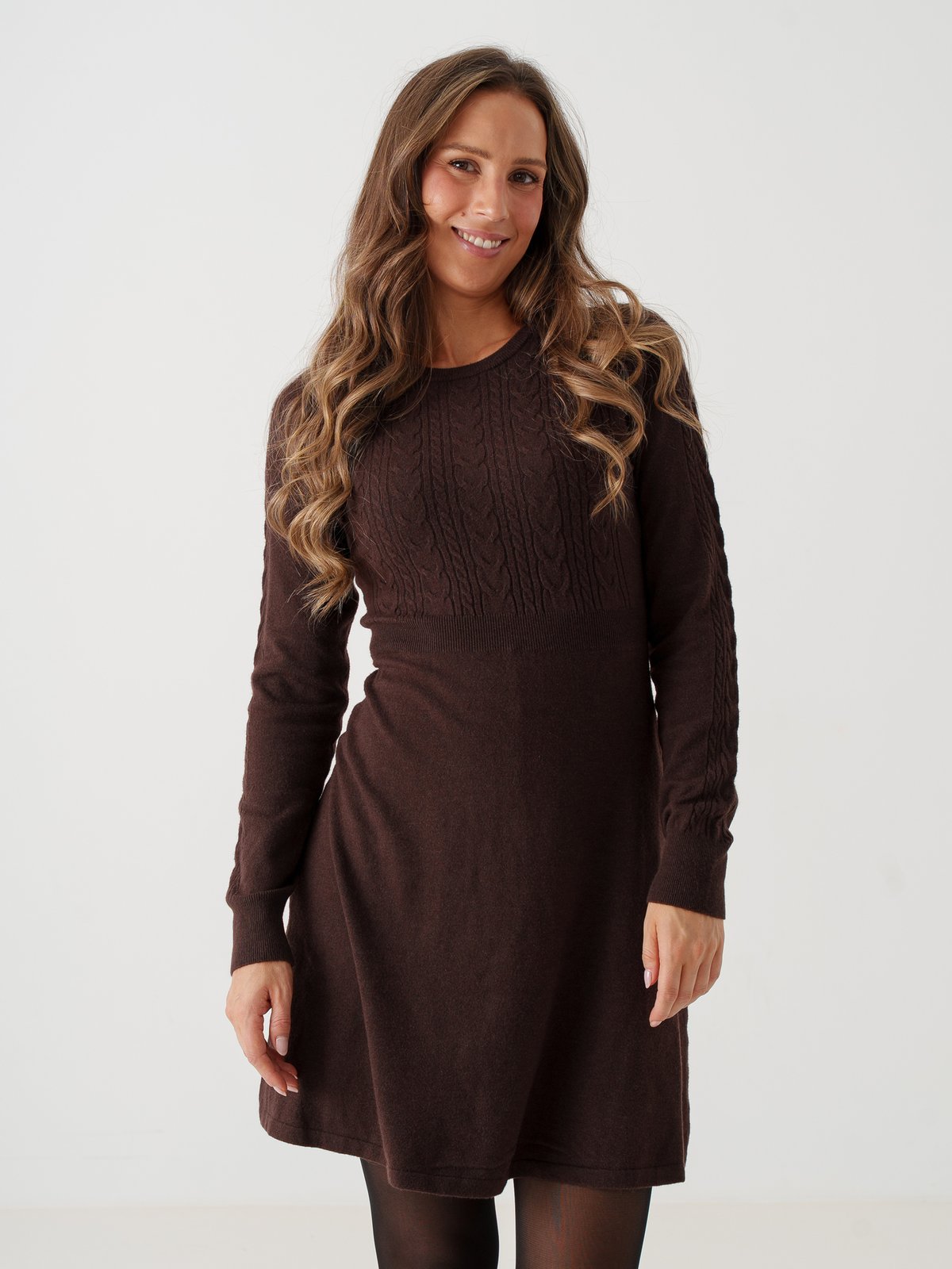 Vila Kerry O-Neck Long Sleeve Cable Knit Dress Coffee Bean