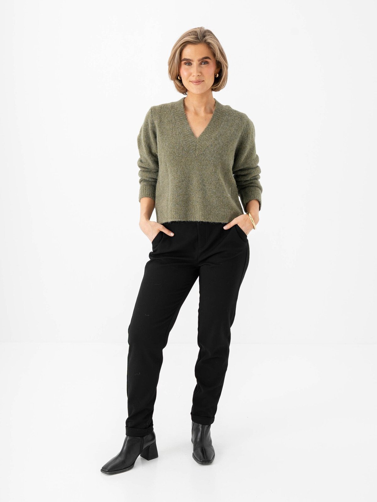 Vero Moda Maya Mid Waist Loose Solid Pant Black