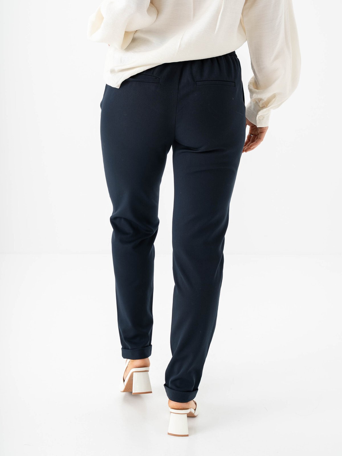 Vero Moda Maya Mid Waist Loose Solid Pant Night Sky
