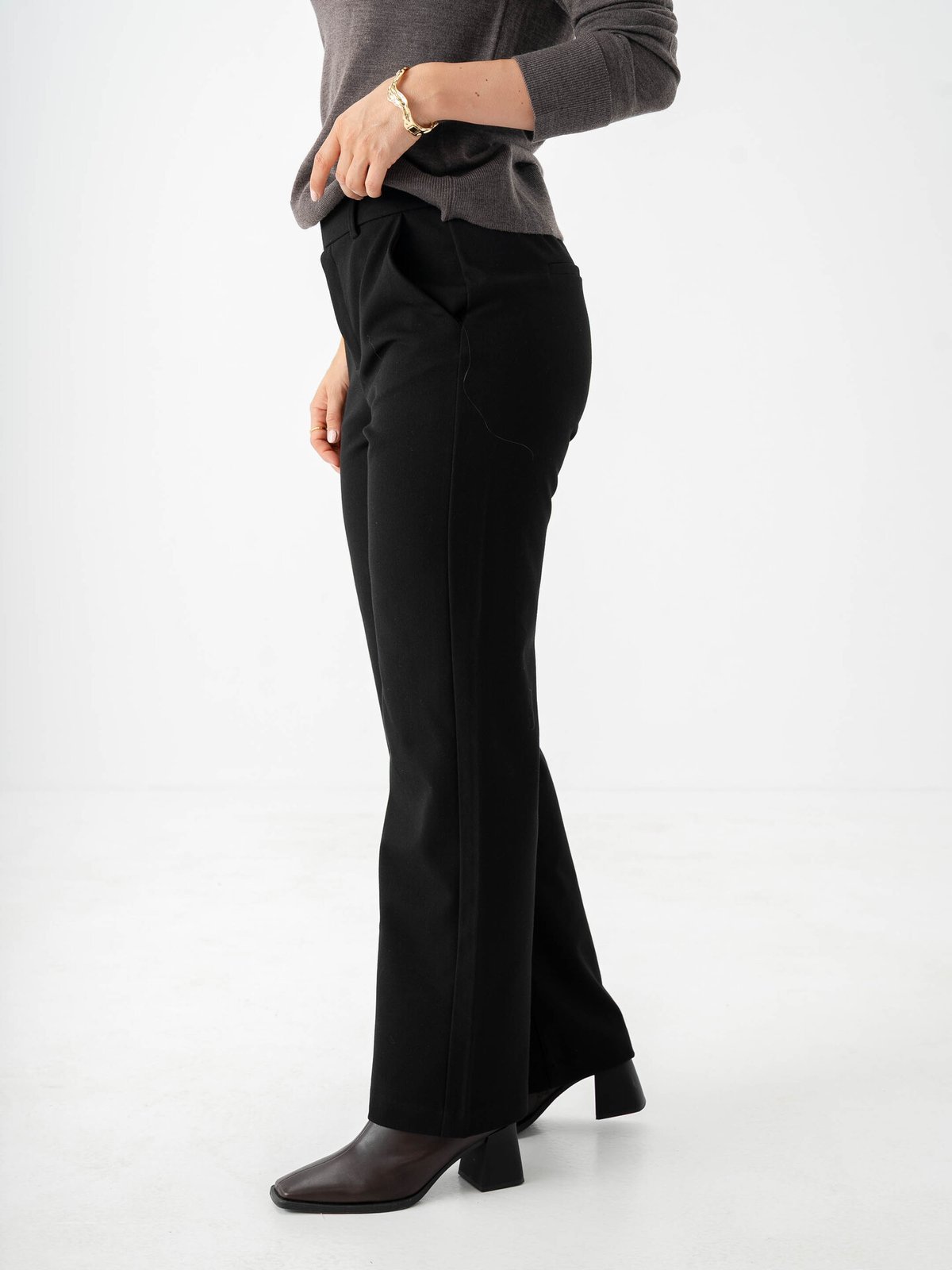 Vero Moda Maya Mid Waist Straight Solid Pant Black