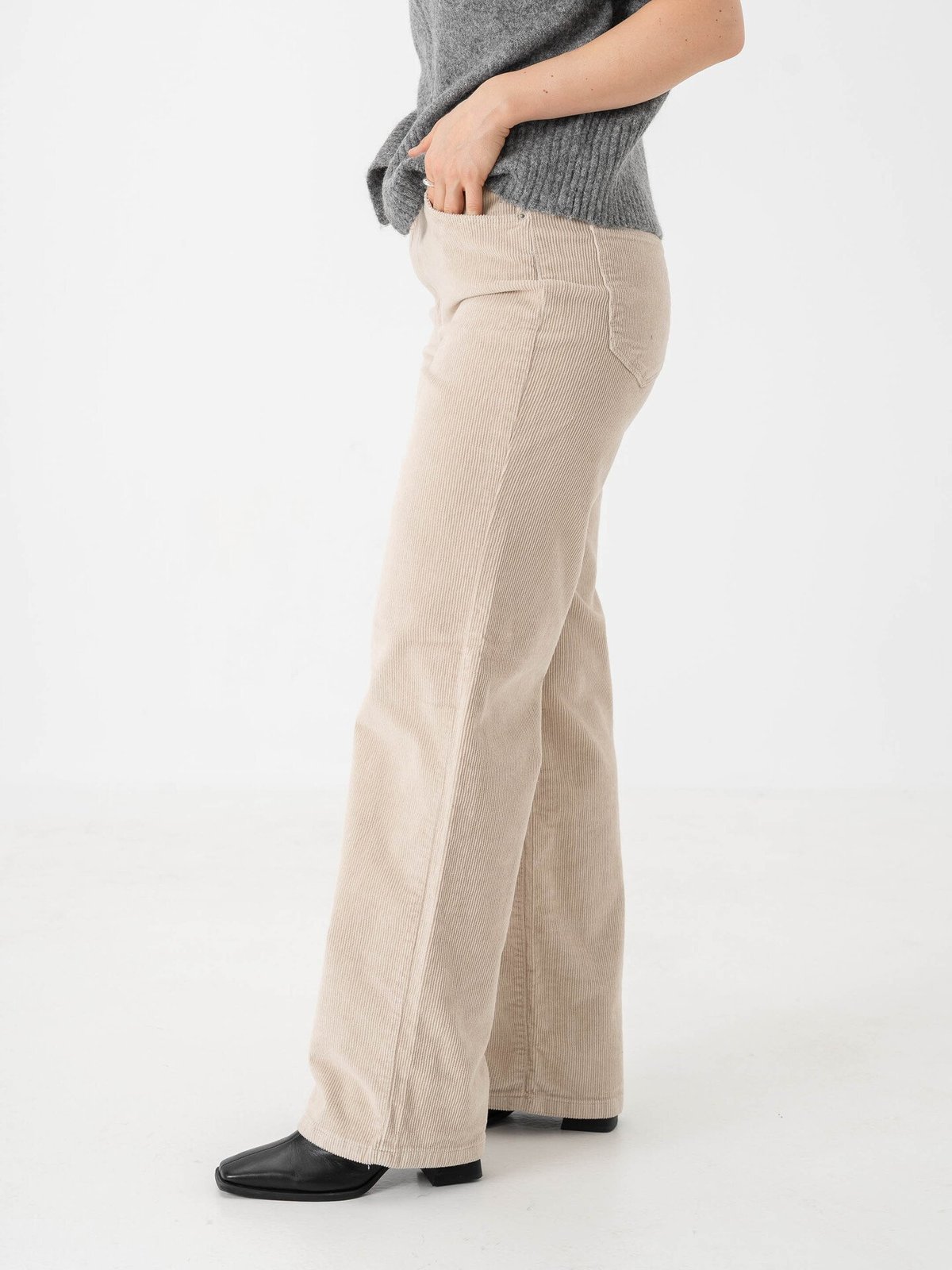Vero Moda Tessa Wide Corduroy Pants Oatmeal