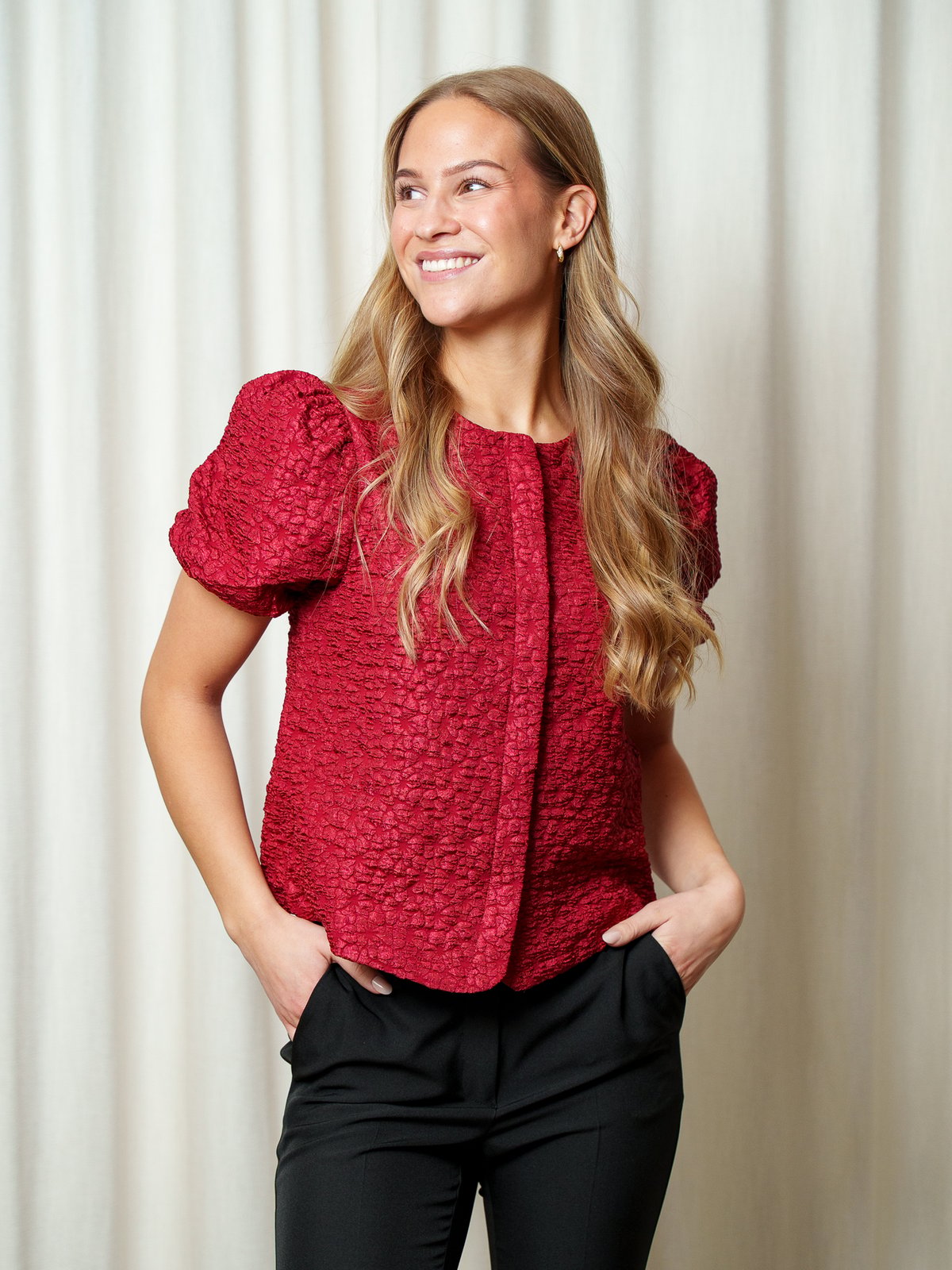 Vero Moda Merle Short Sleeve Puff Cardigan Biking Red
