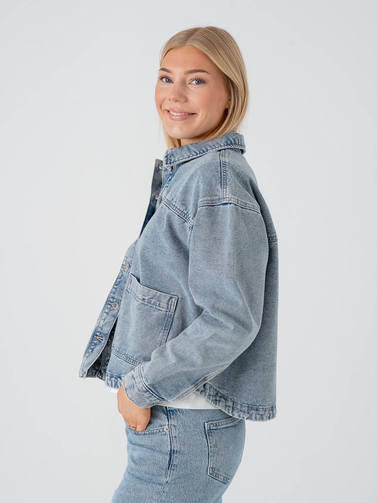 Vero Moda Jamie Long Sleeve Denim Shacket Light Blue Denim