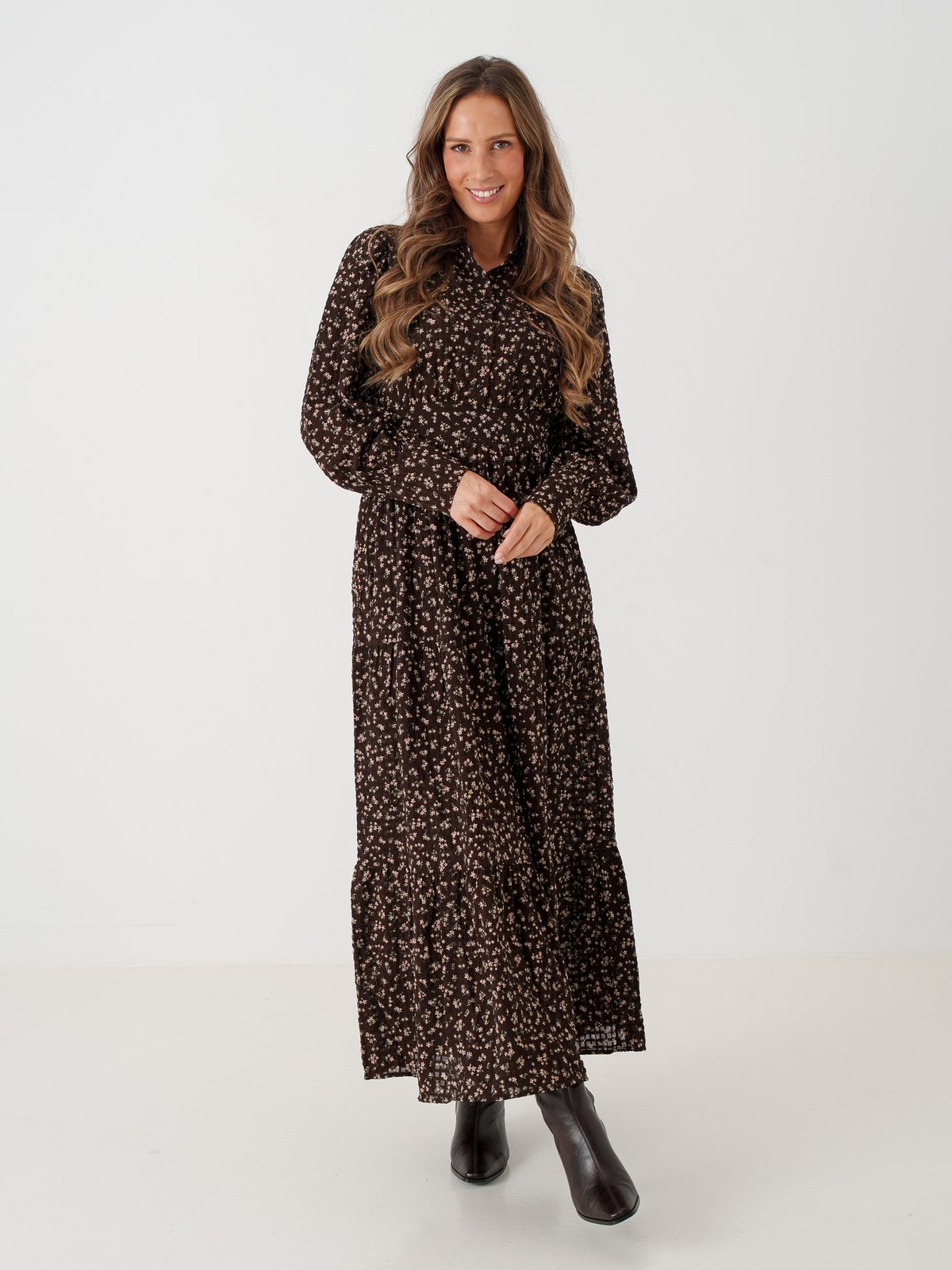 Vero Moda Aware Noelle Long Sleeve High Neck Ankle Dress Brun