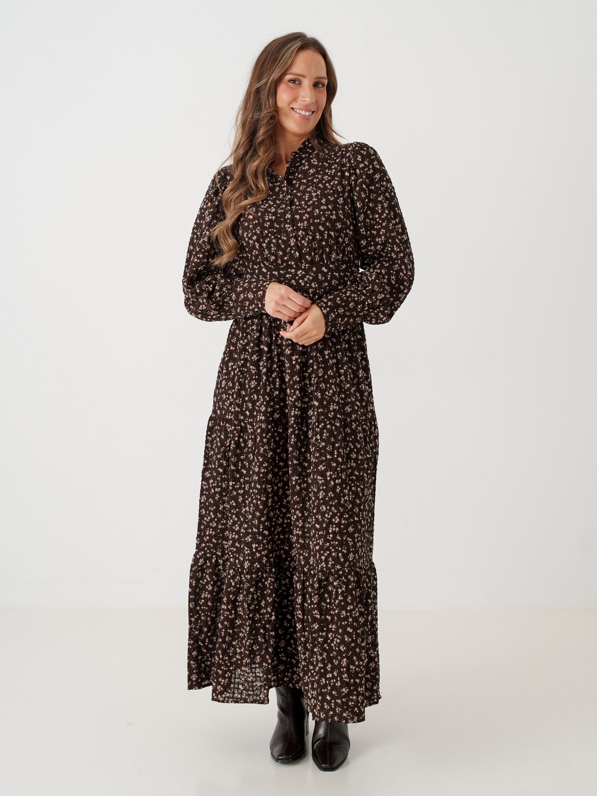 Vero Moda Aware Noelle Long Sleeve High Neck Ankle Dress Brun