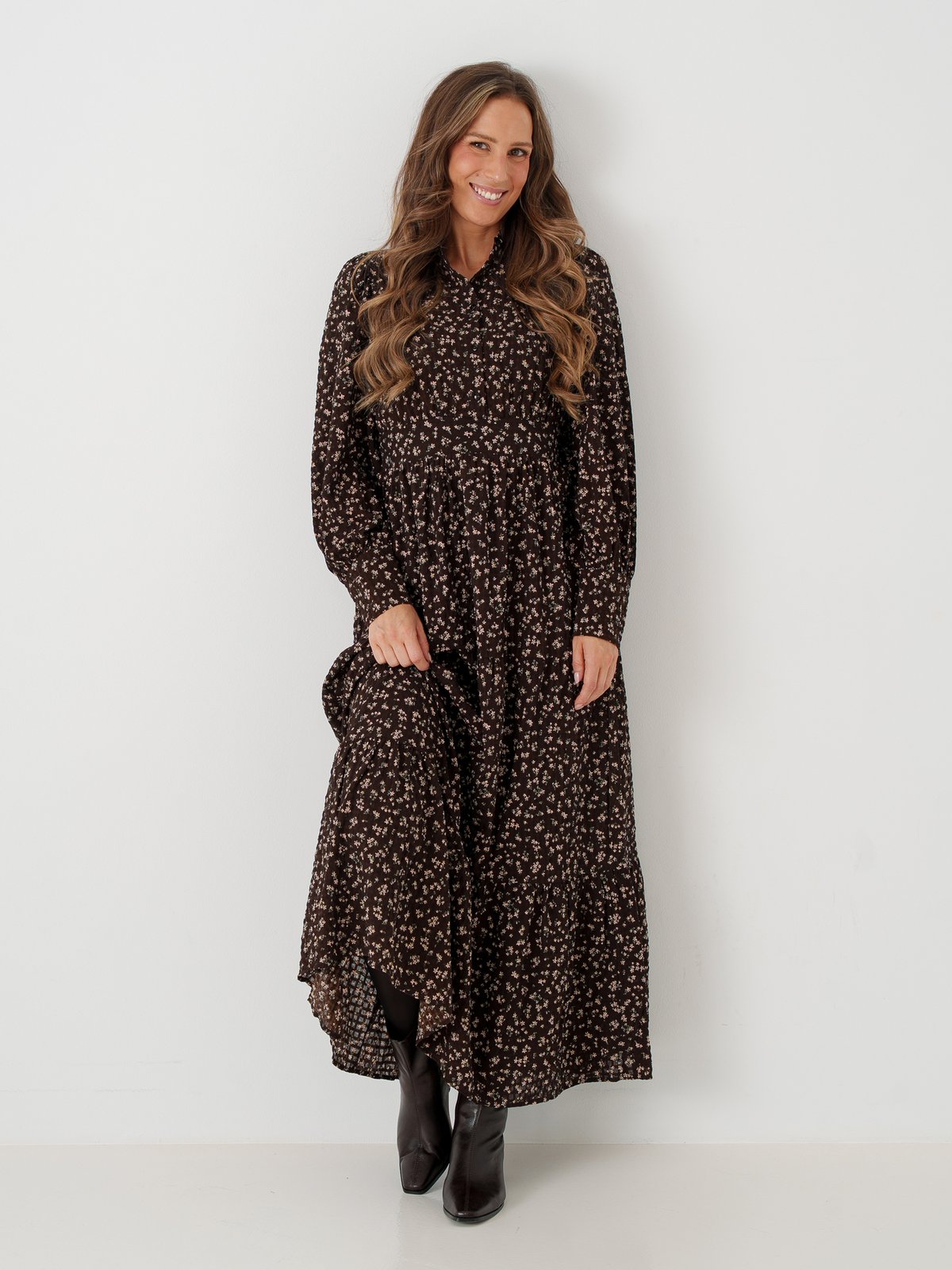 Vero Moda Aware Noelle Long Sleeve High Neck Ankle Dress Brun