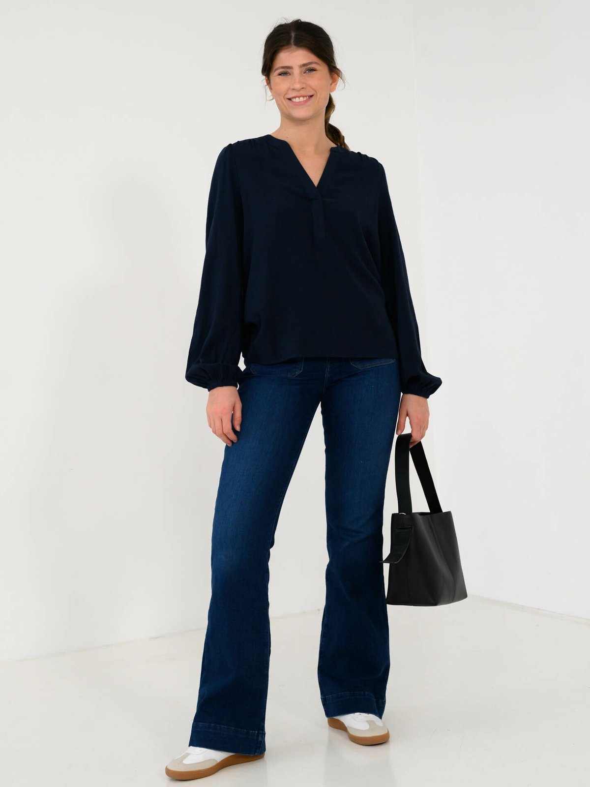 Wrangler Flare Dark Wash