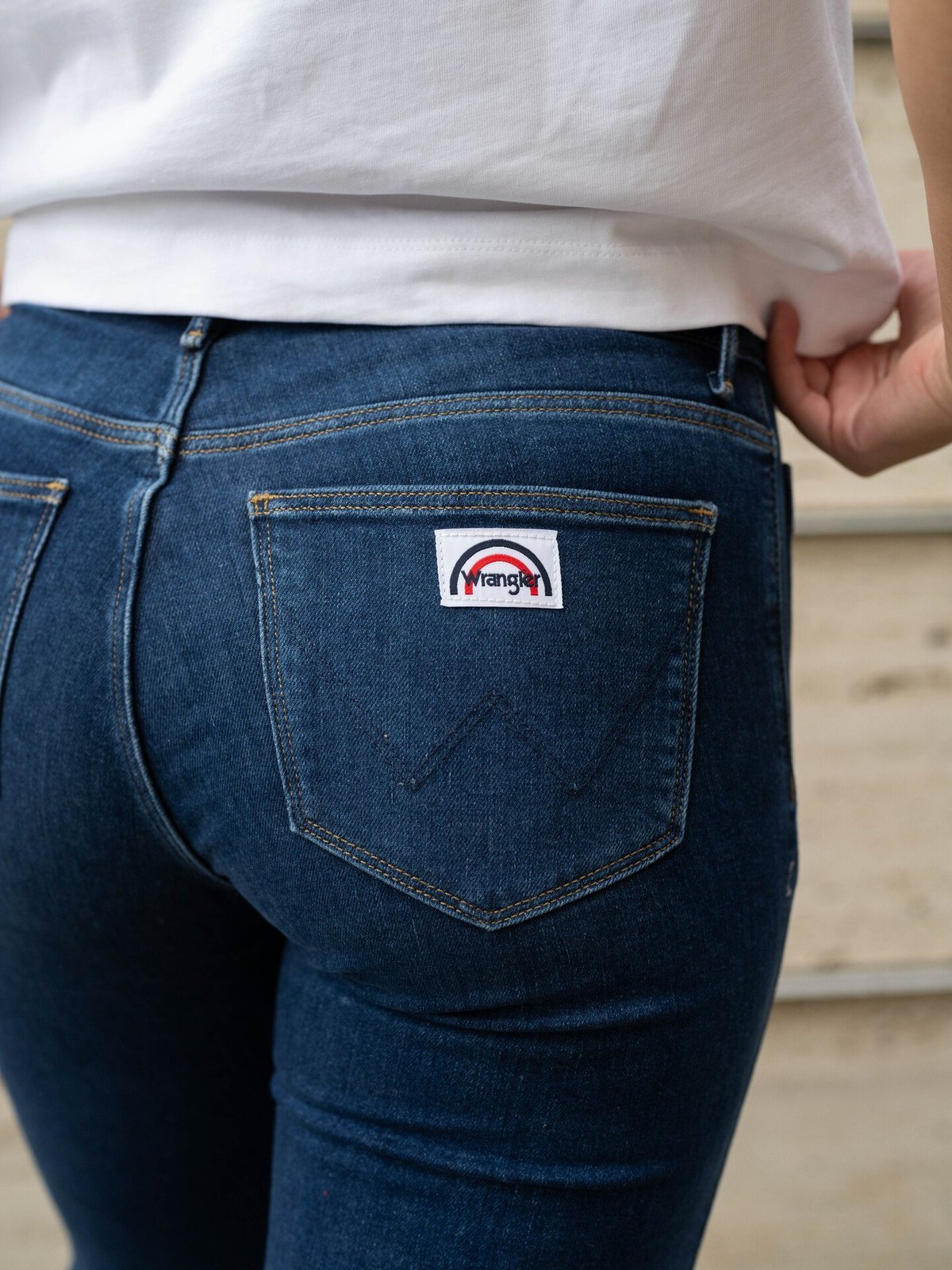 Wrangler Flare Dark Wash