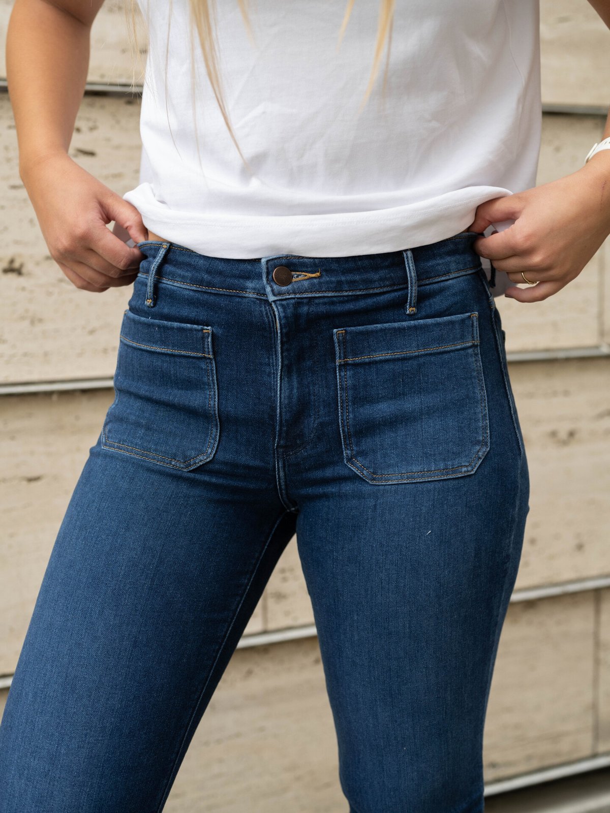 Wrangler Flare Dark Wash