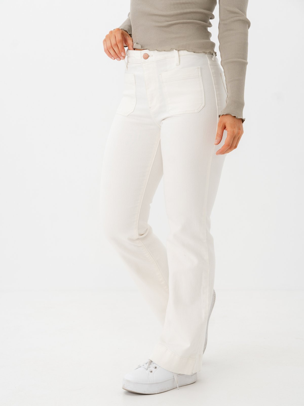 Wrangler Flare Worn White