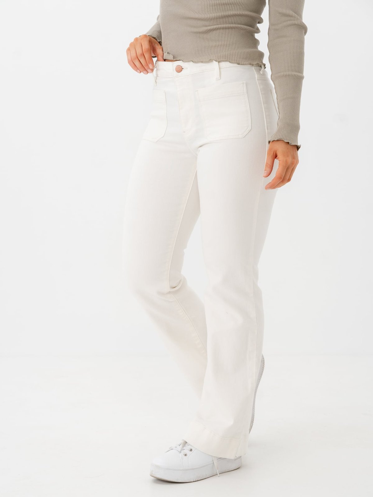 Wrangler Flare Worn White