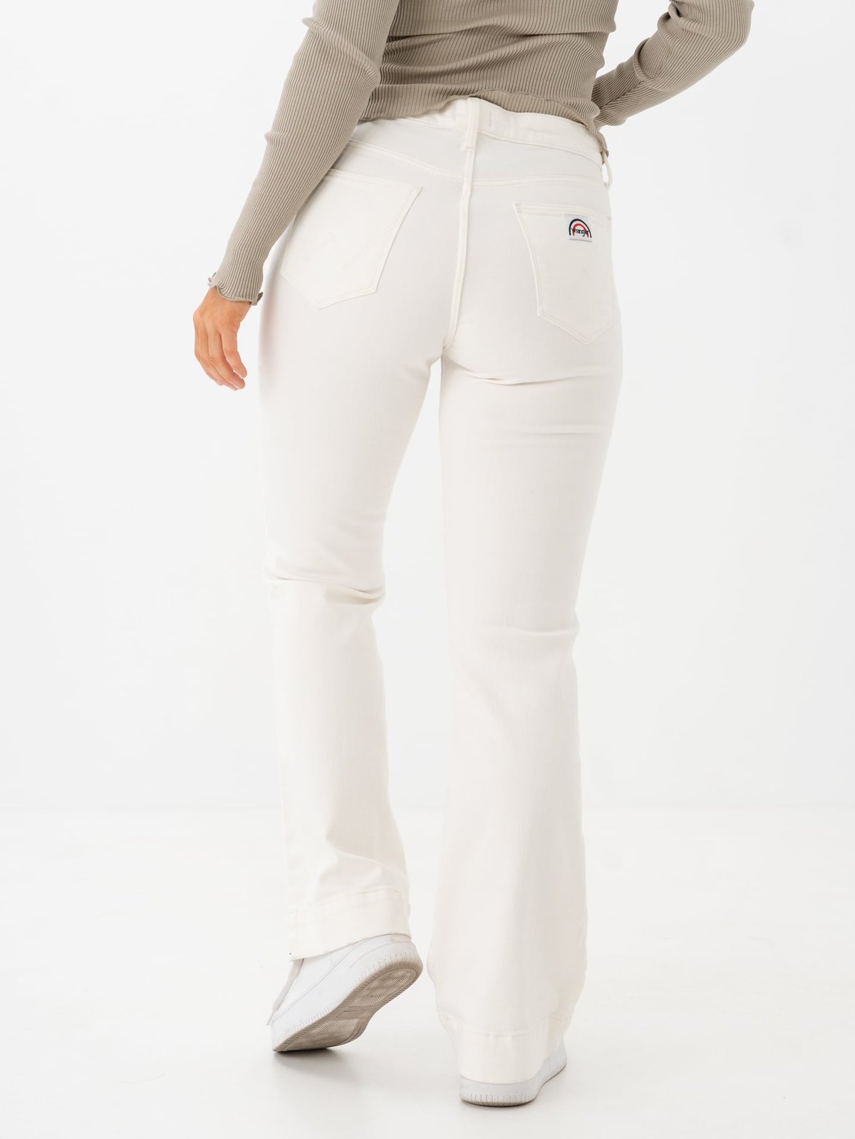 Wrangler Flare Worn White