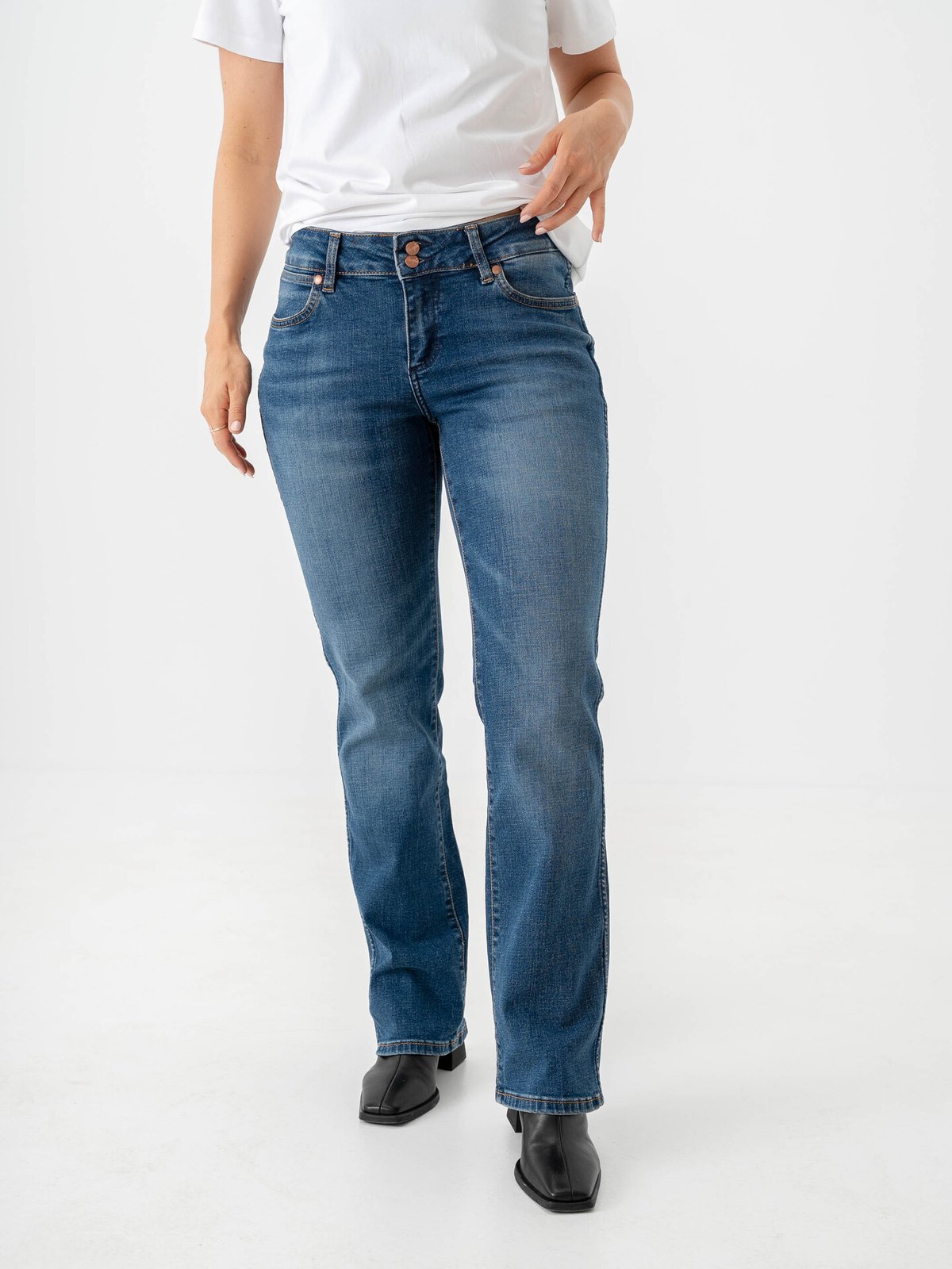 Wrangler Low Rise Bootcut Canyon Crew