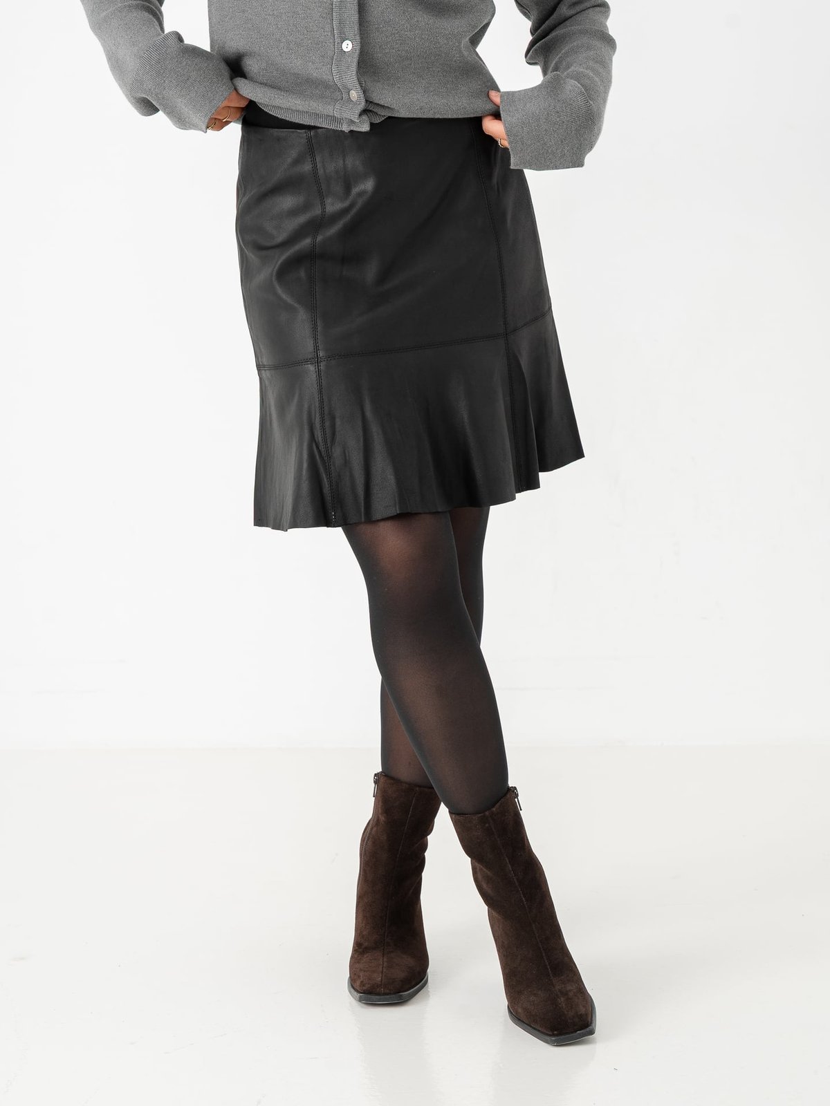 Y.A.S Colly Mid Waist Naplon Leather Skirt Black