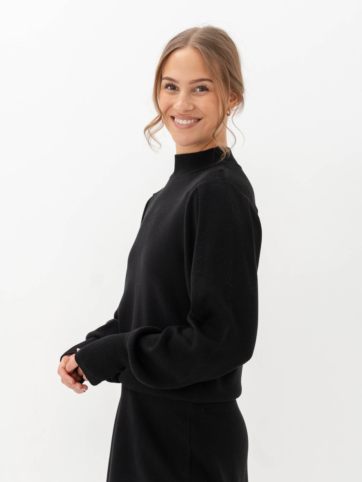 Y.A.S Fonny Long Sleeve Knit Pullover Black