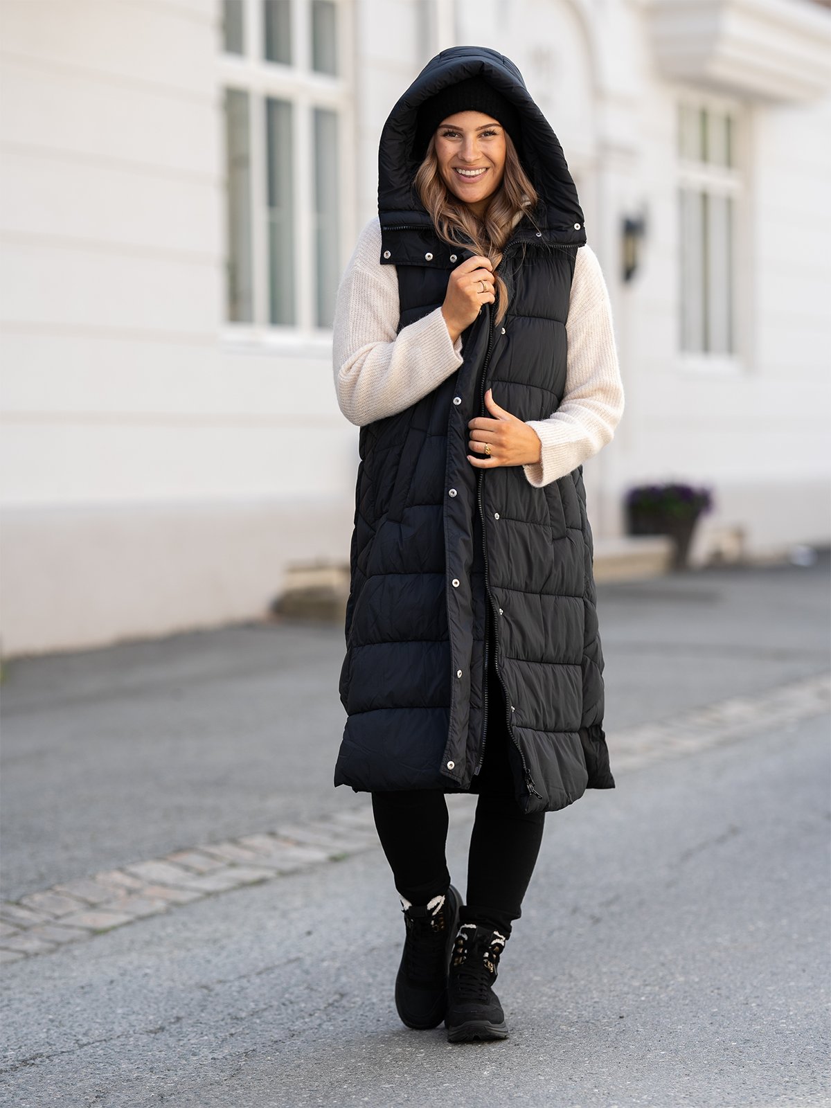 Y.A.S Liro Padded Vest Black