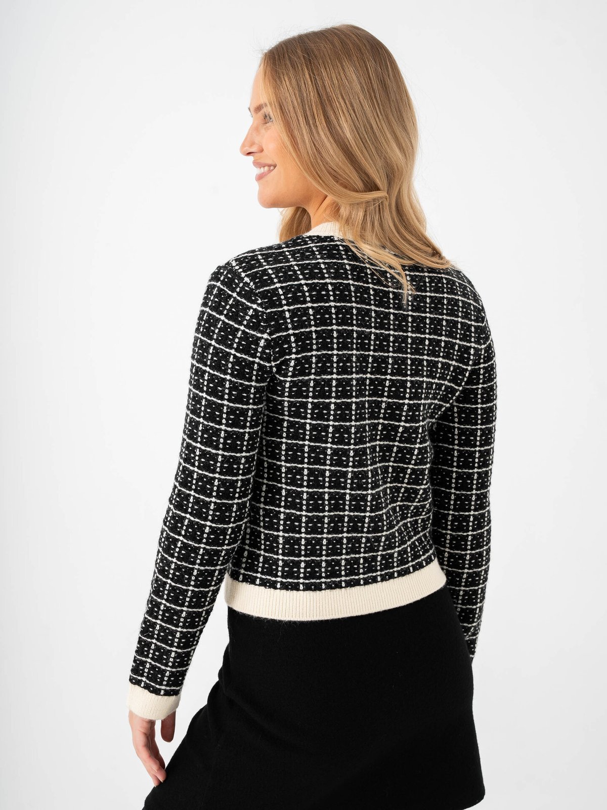 Y.A.S Livia Long Sleeve Short Knit Cardigan Black