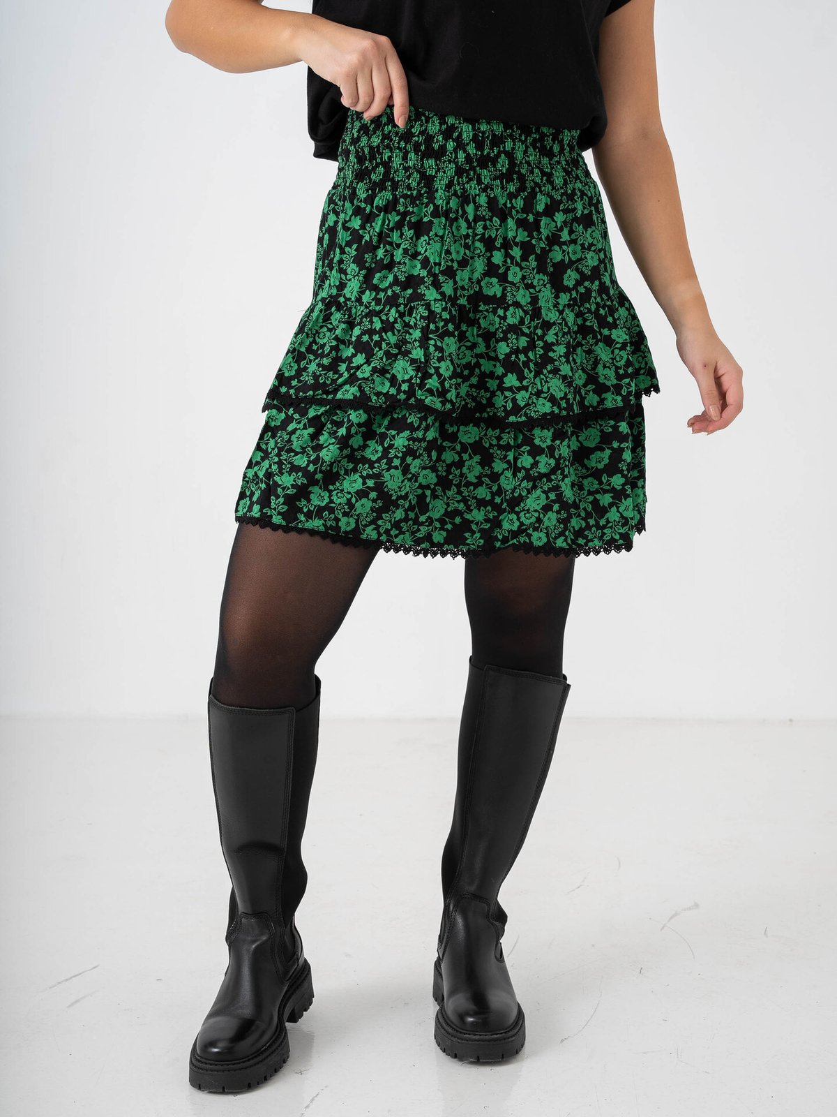 Y.A.S Tilera High Waist Smock Skirt Black/Tilera Fir