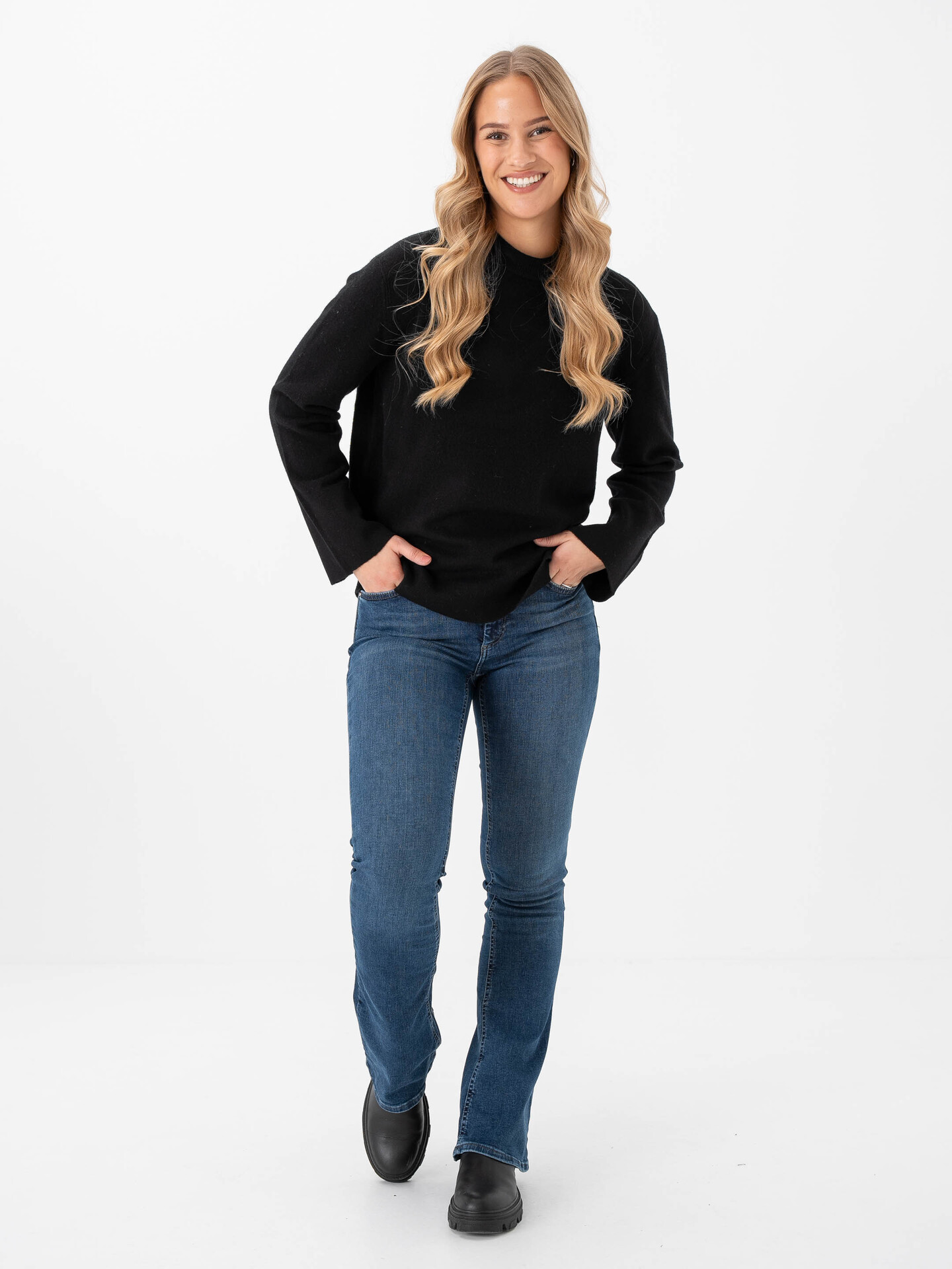 Y.A.S Emilie O-Neck Knit Pullover Black