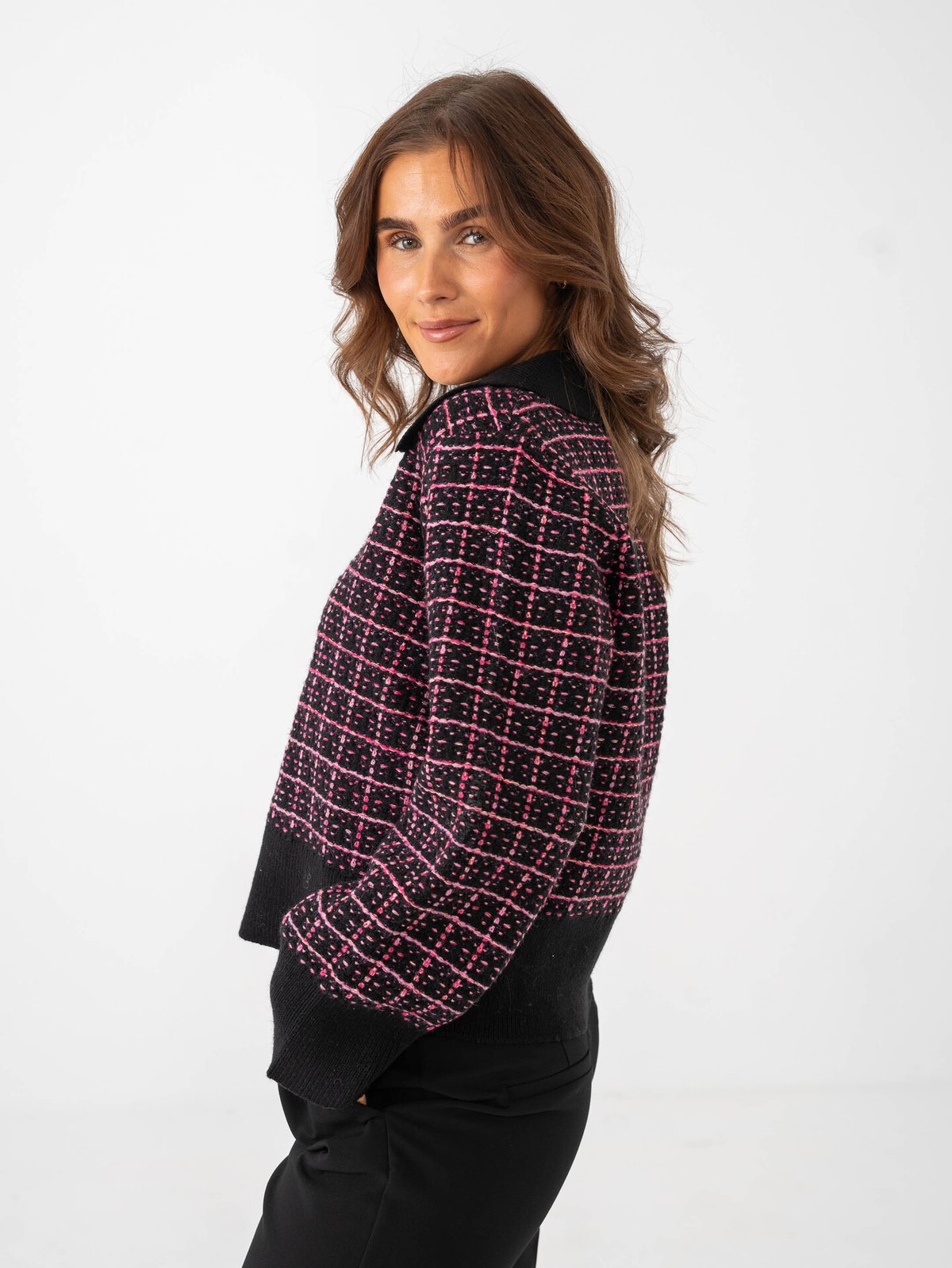 Y.A.S Liviana Long Sleeve Knit Pullover Black / Raspberry