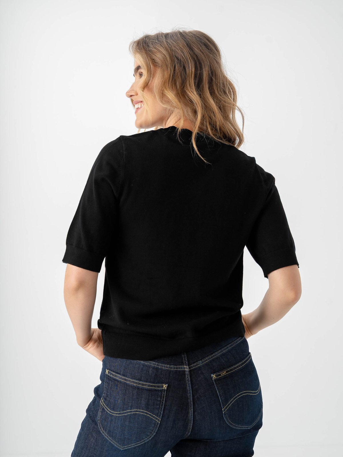 Y.A.S Lena Short Sleeve Knit Pullover Black