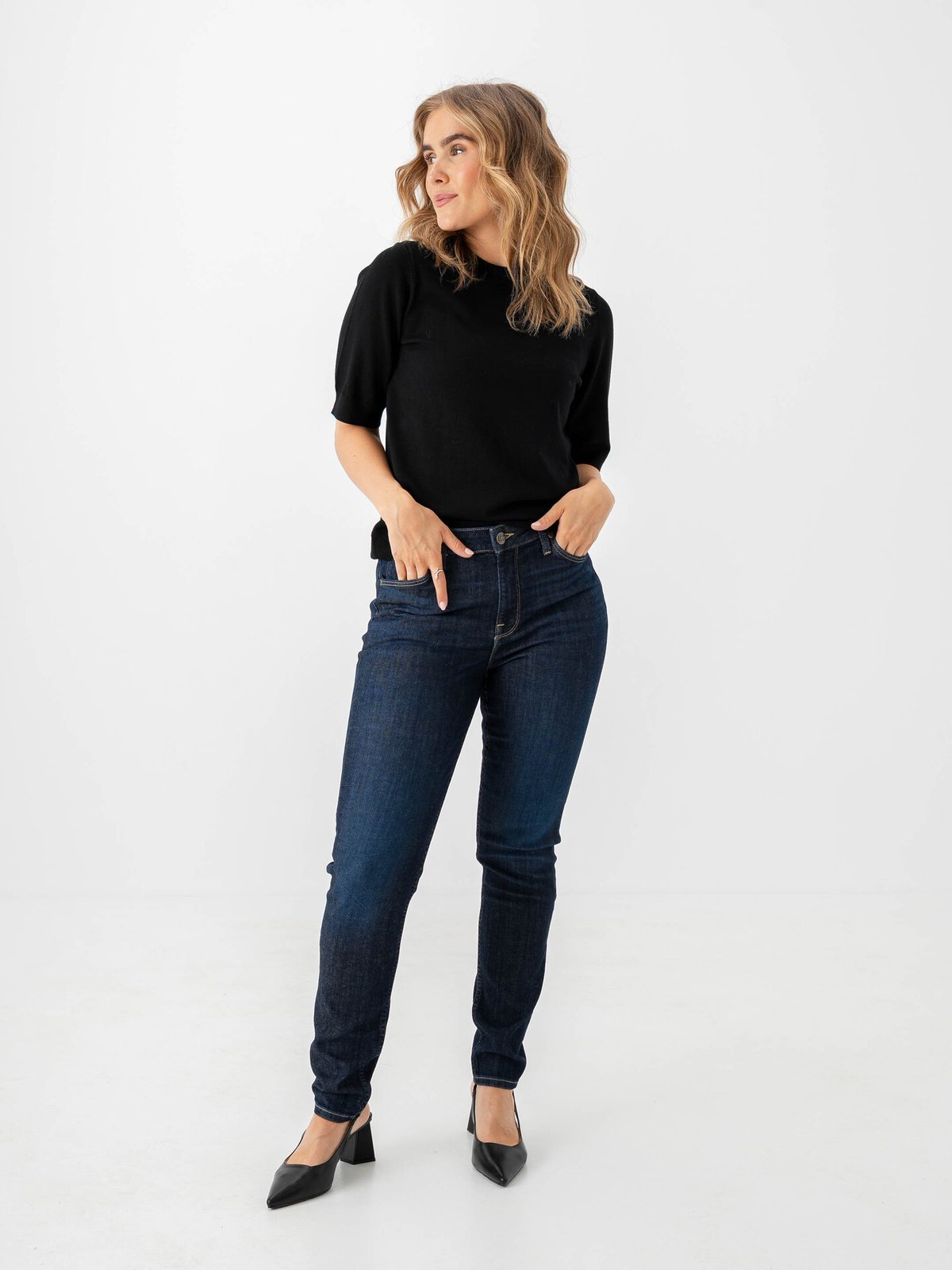 Y.A.S Lena Short Sleeve Knit Pullover Black