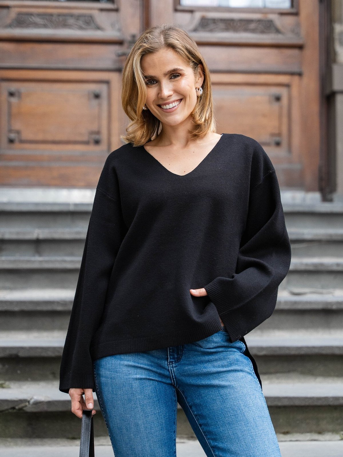 Y.A.S Elma Long Sleeve V-Neck Knit Pullover Black