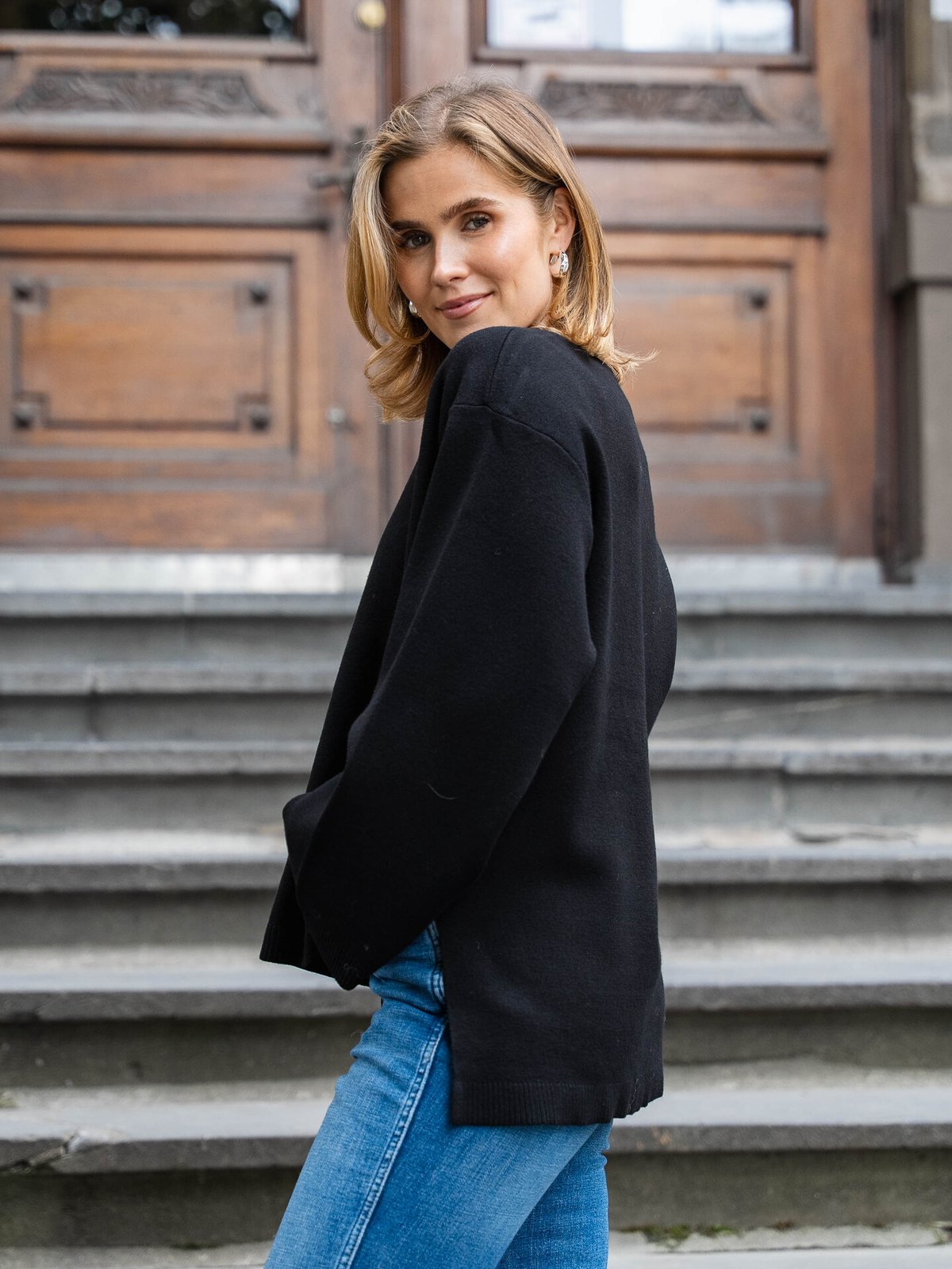 Y.A.S Elma Long Sleeve V-Neck Knit Pullover Black