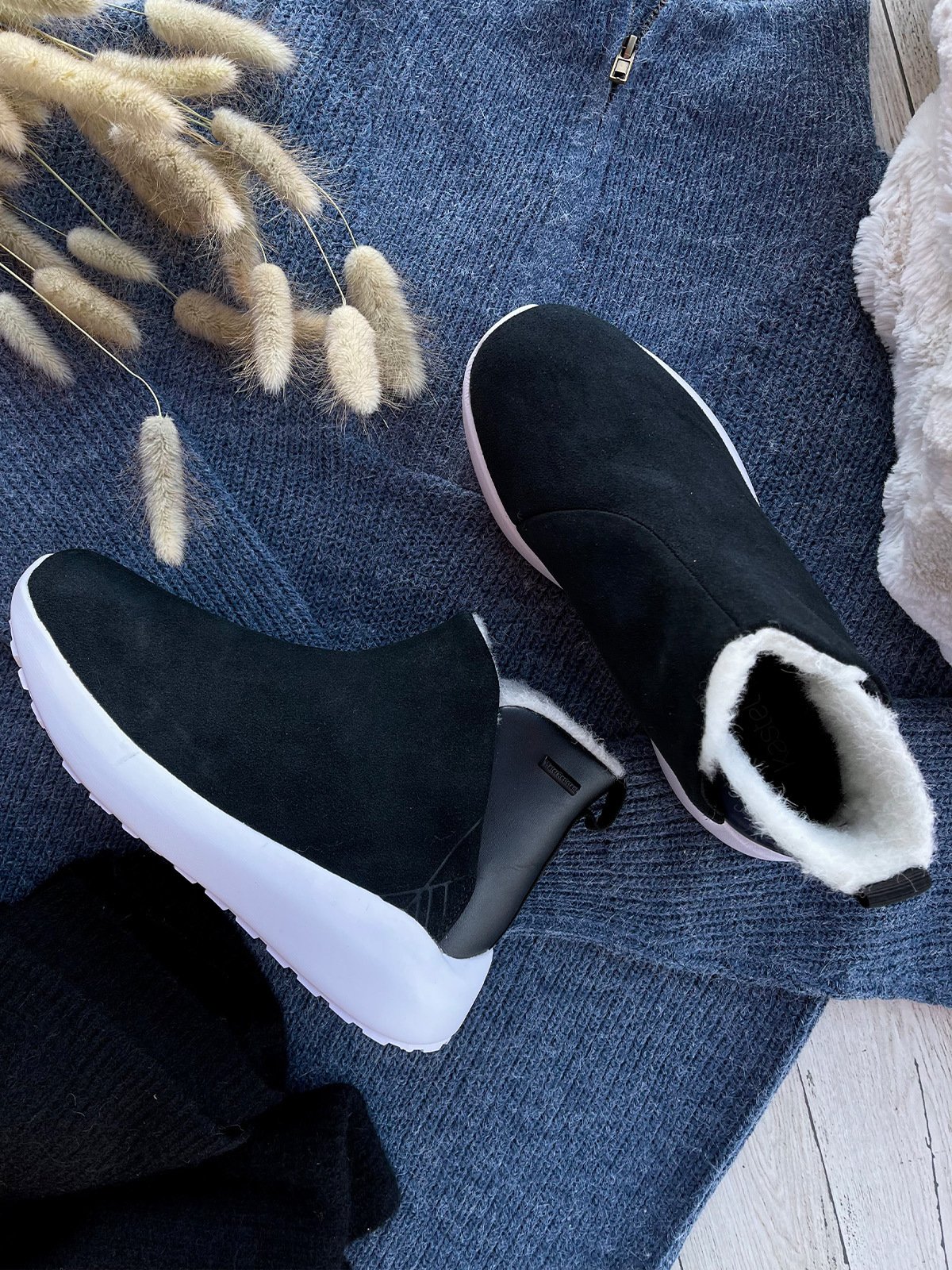 Kastel Røros Leather Water Resistant Coal Black