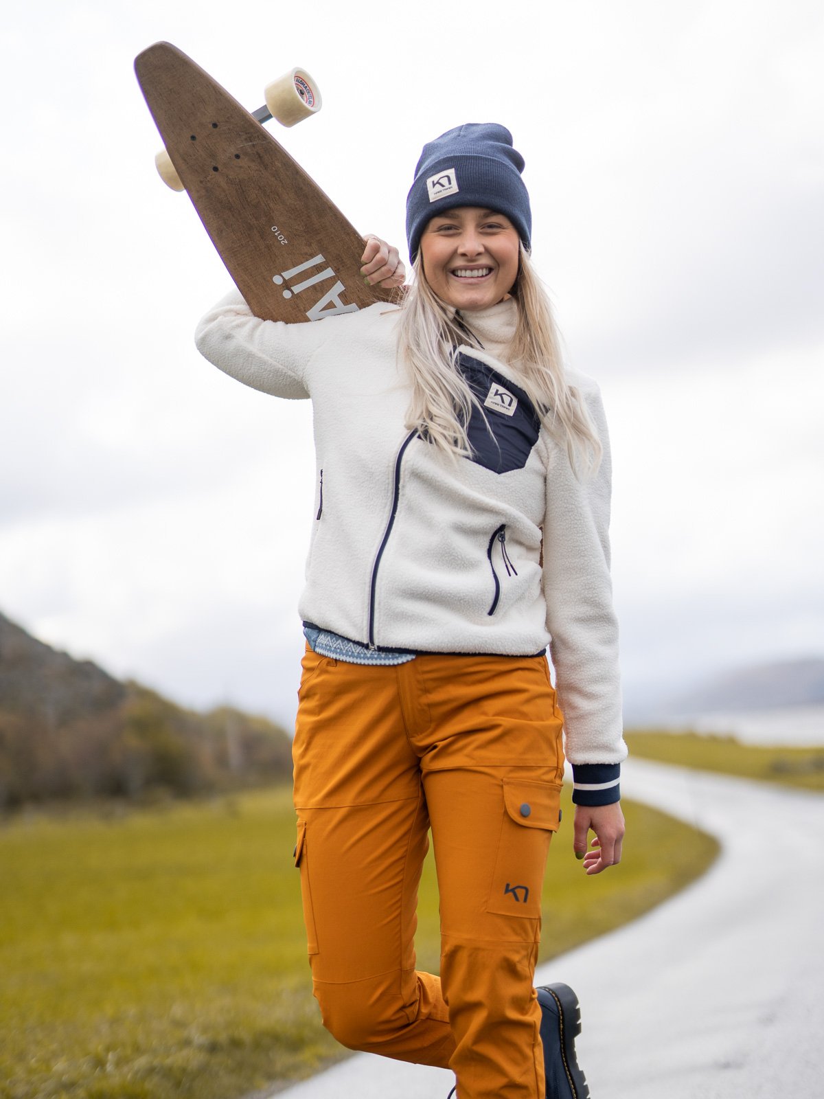 Kari Traa Annie Midlayer Hvit med blå detaljer