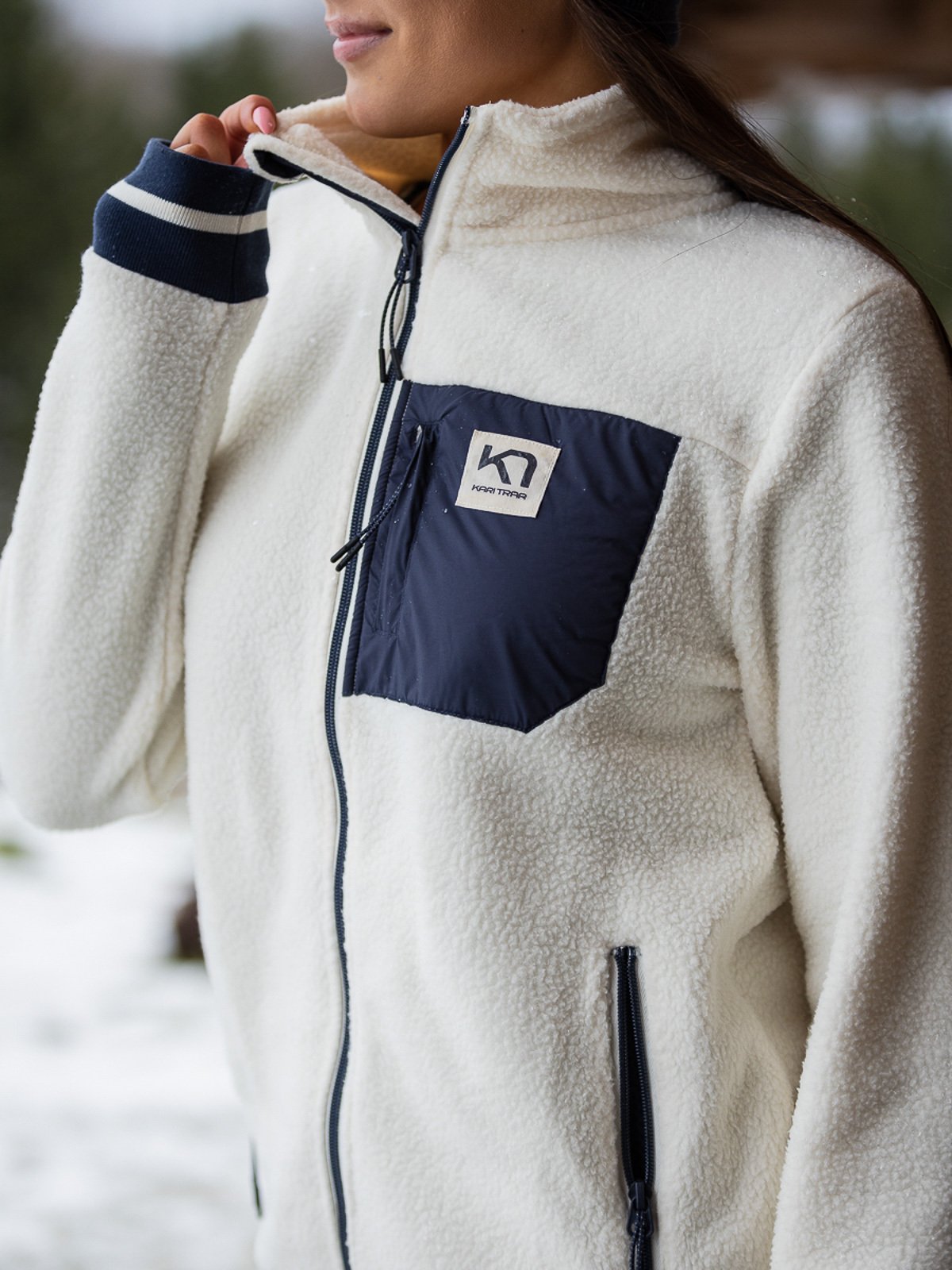 Kari Traa Annie Midlayer Hvit med blå detaljer