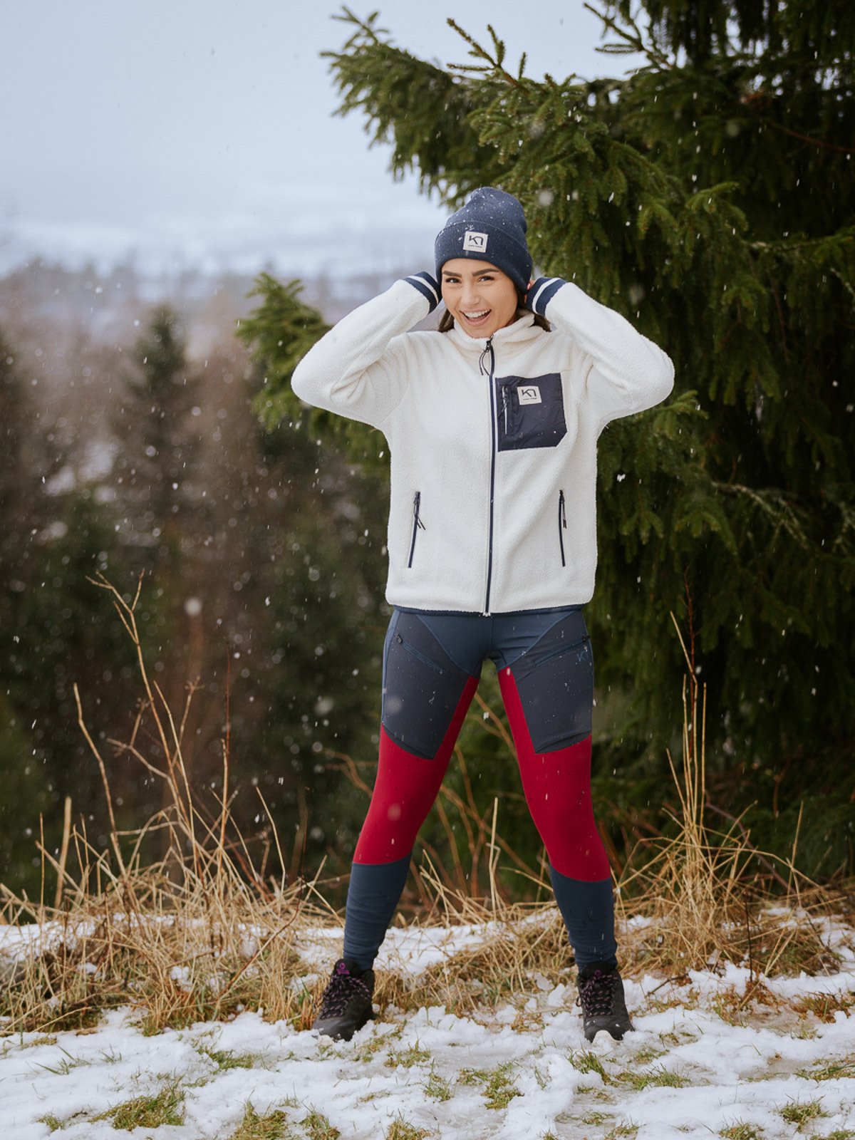 Kari Traa Annie Midlayer Hvit med blå detaljer