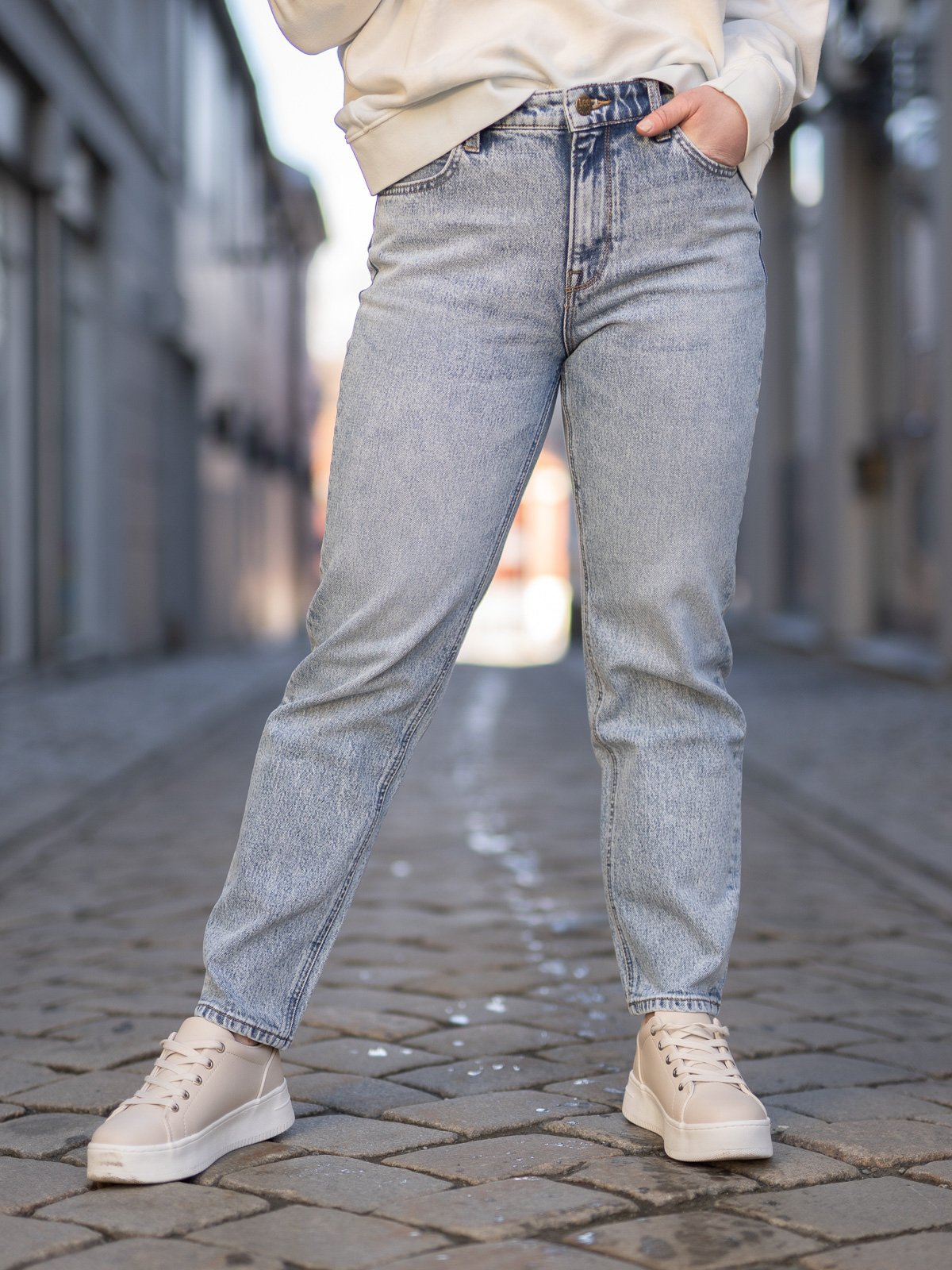 Lee Carol Straight Acid Yara