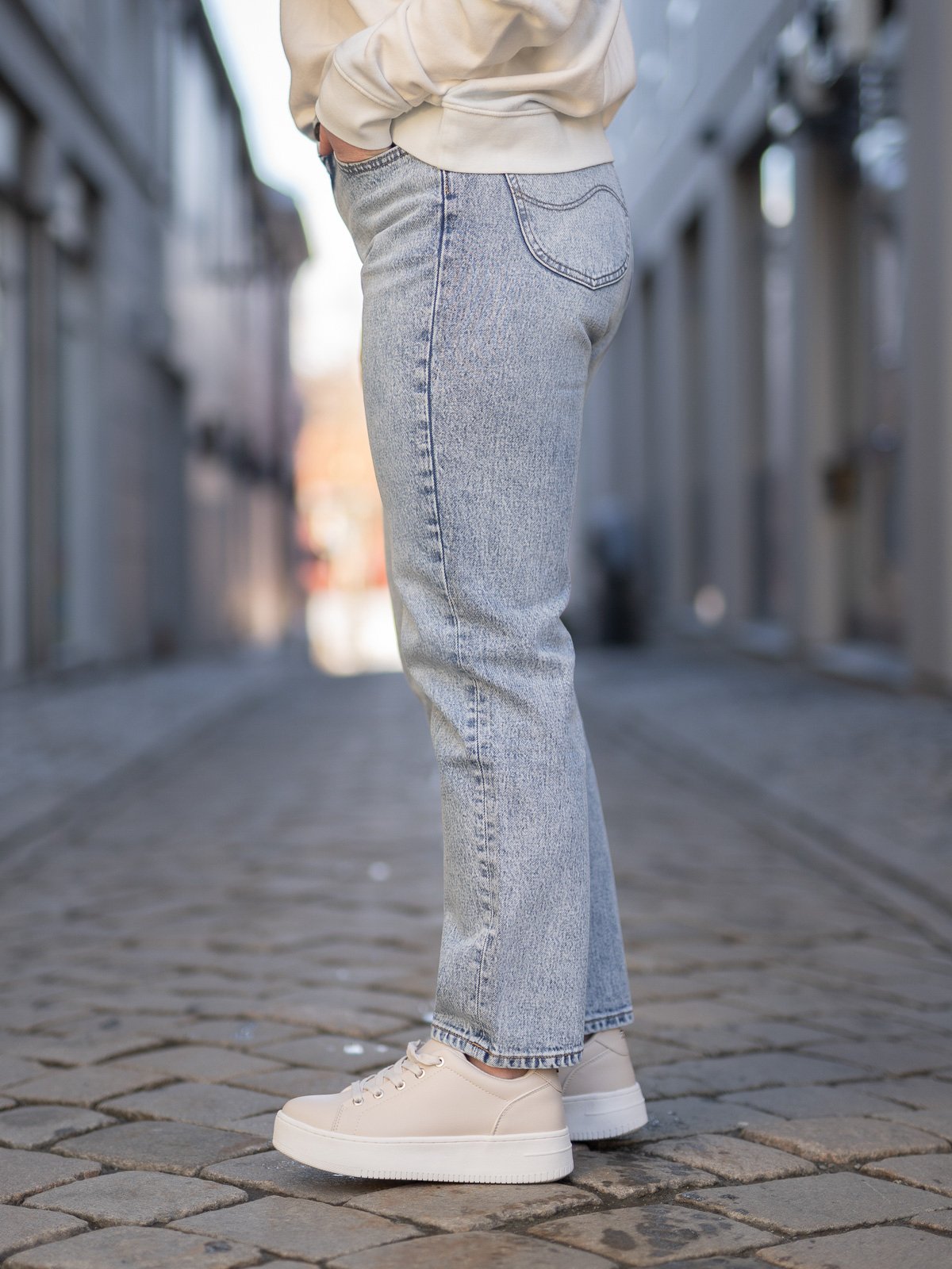 Lee Carol Straight Acid Yara