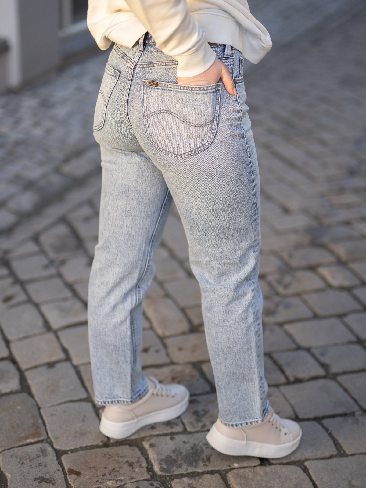 Lee Carol Straight Acid Yara