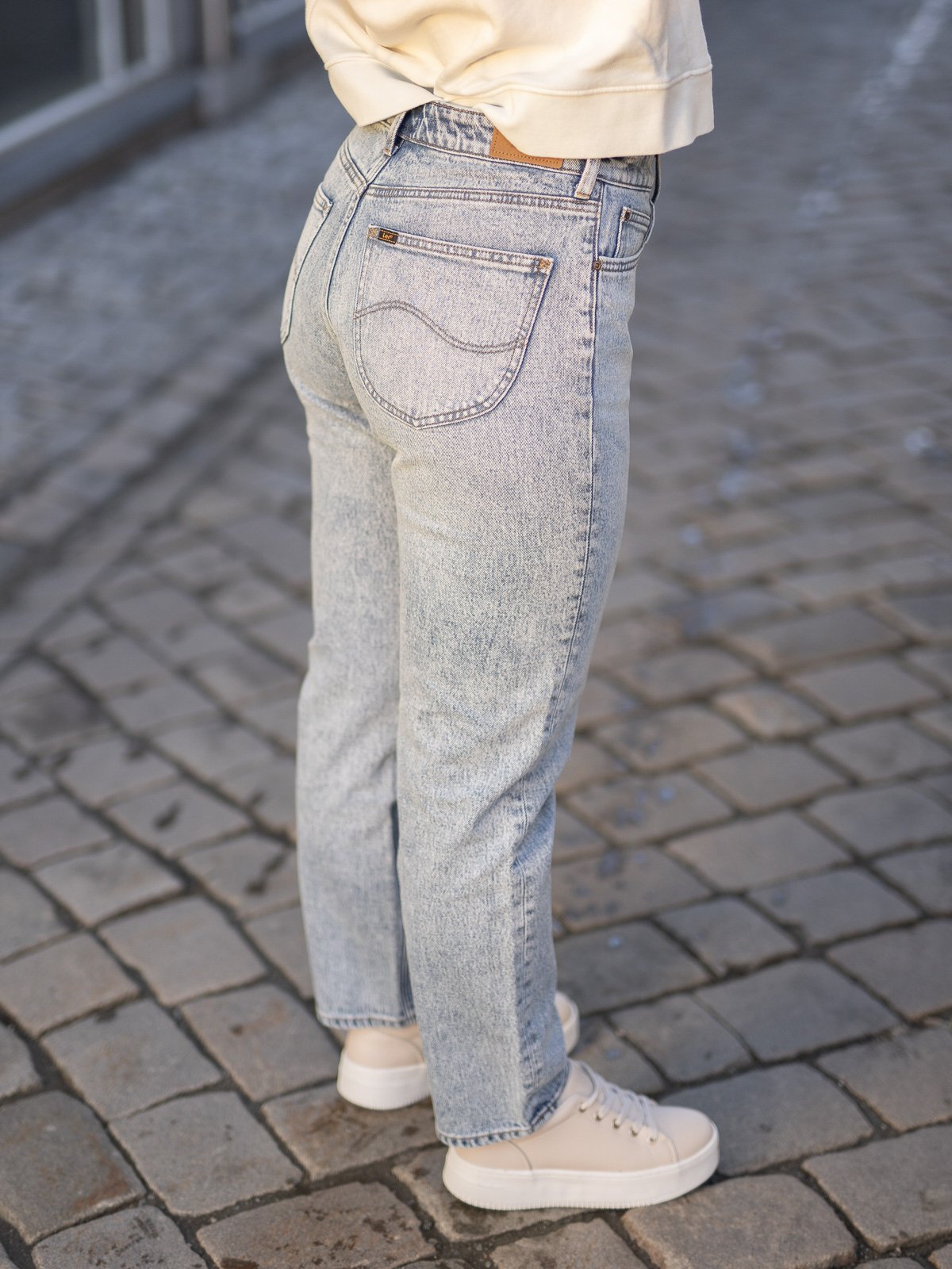 Lee Carol Straight Acid Yara