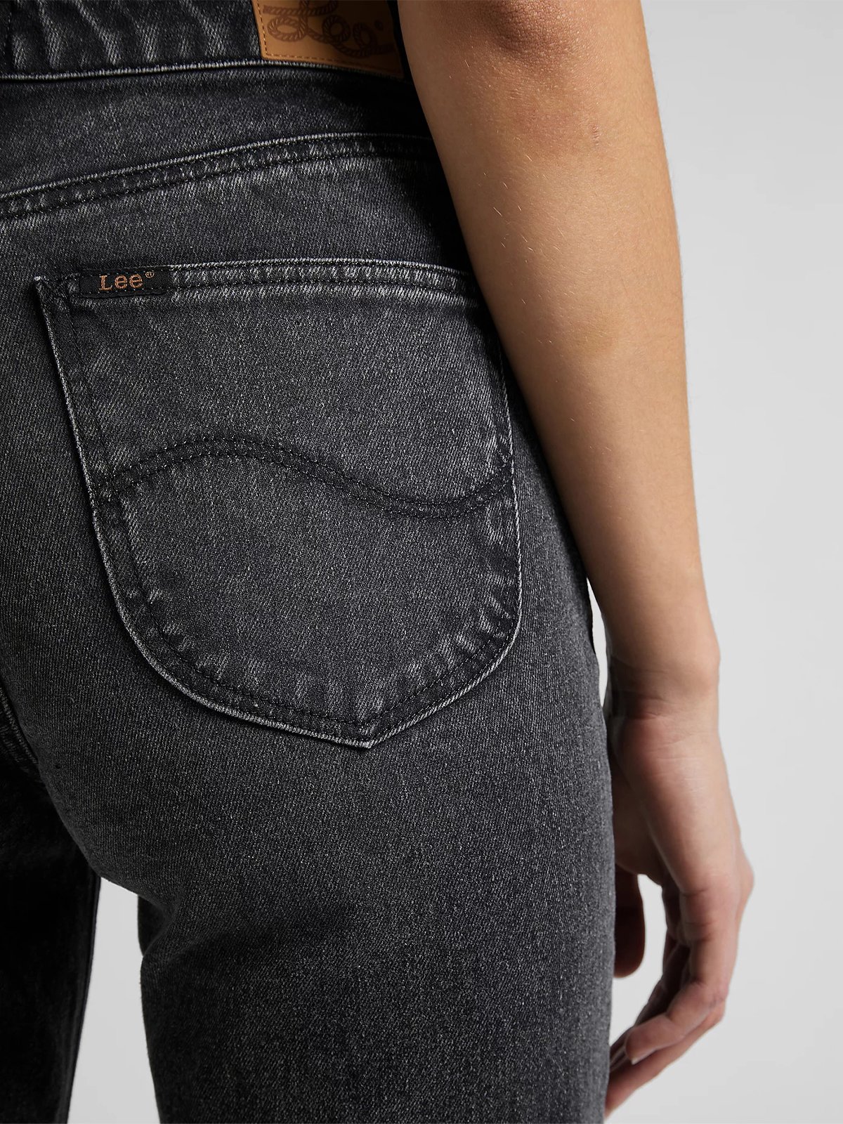 Lee Carol Straight Visual Ashton