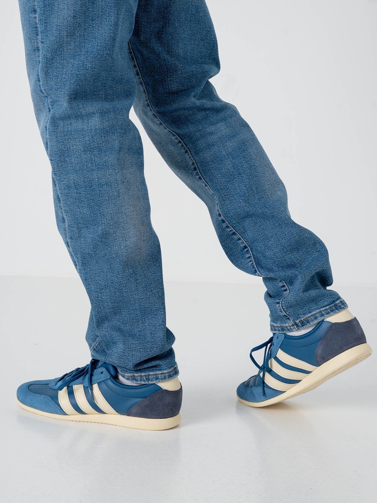 adidas Barreda Low Blå