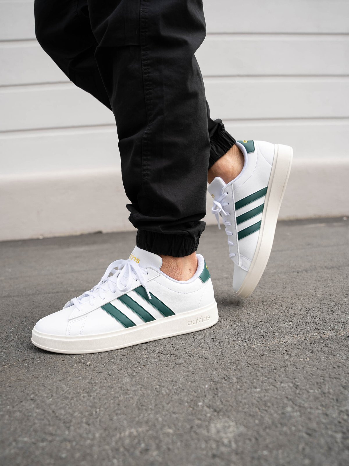 adidas Grand Court 2.0 Cloud White / Collegiate Green / Utility Yellow