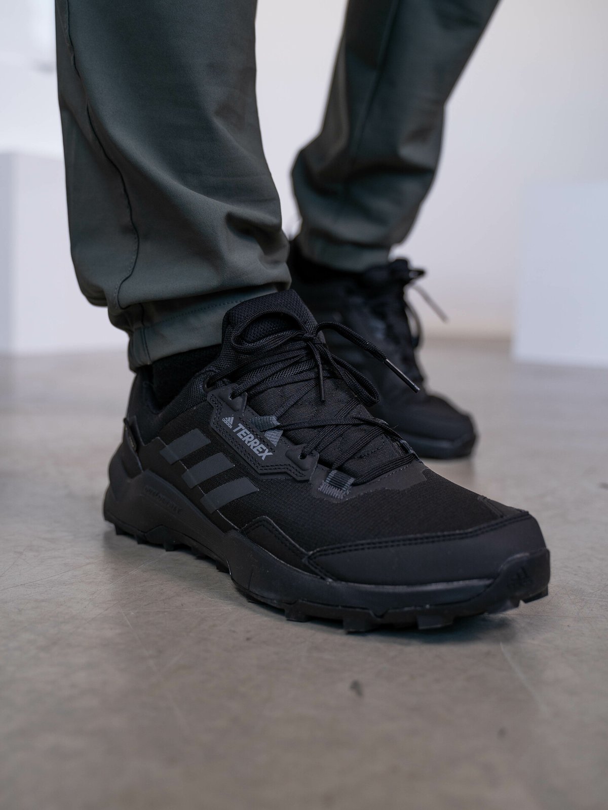 adidas Terrex AX4 GTX Core Black / Carbon / Grey Four