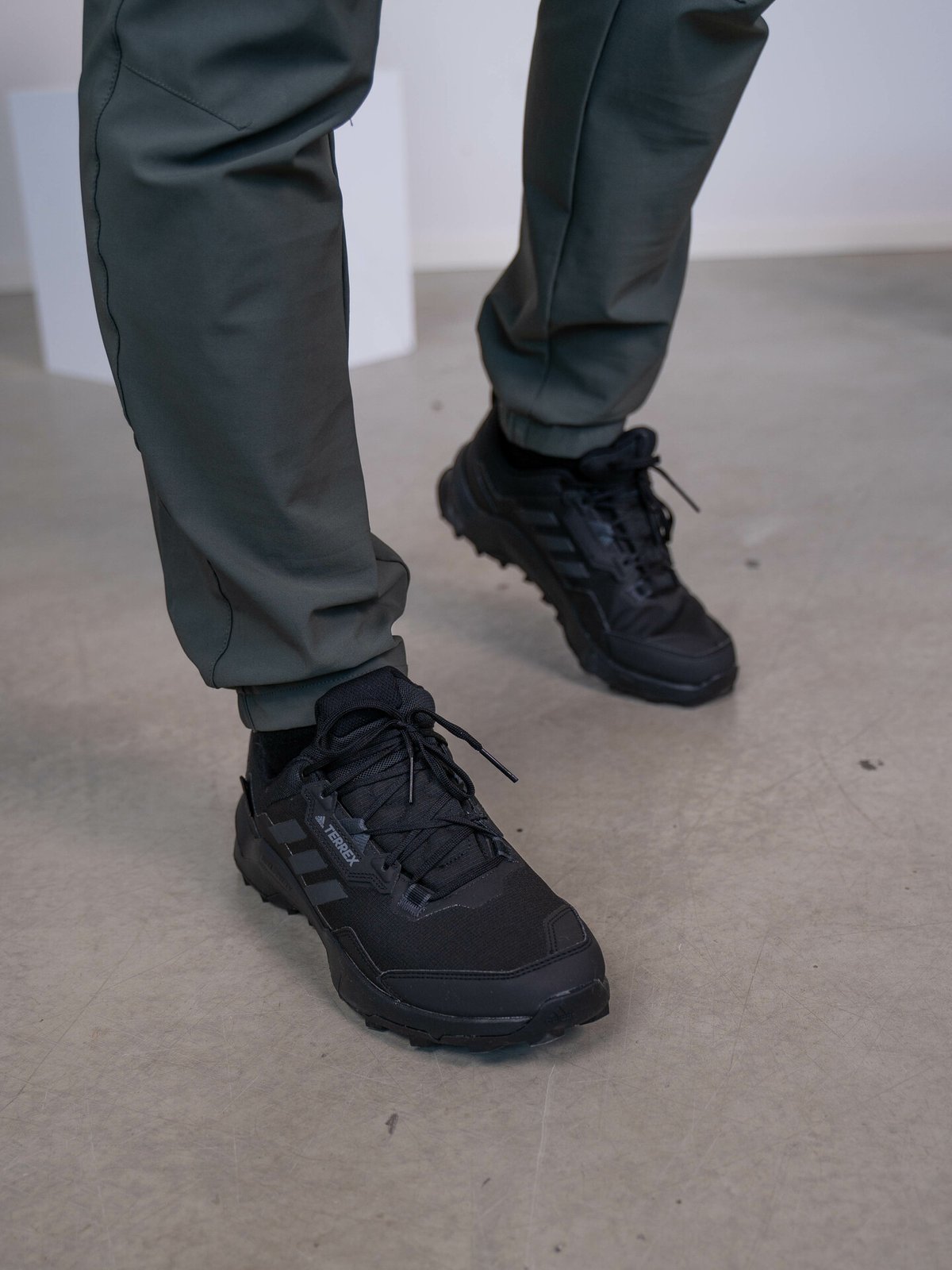 adidas Terrex AX4 GTX Core Black / Carbon / Grey Four