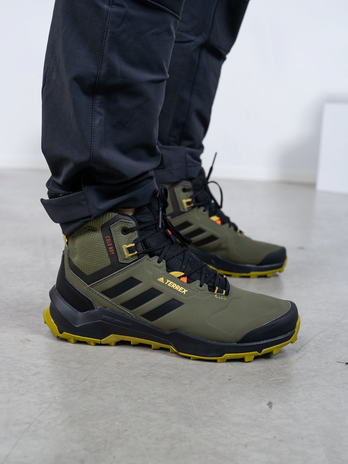 adidas Terrex AX4 Mid C.RDY Focus Olive / Core Black / Pulse Olive