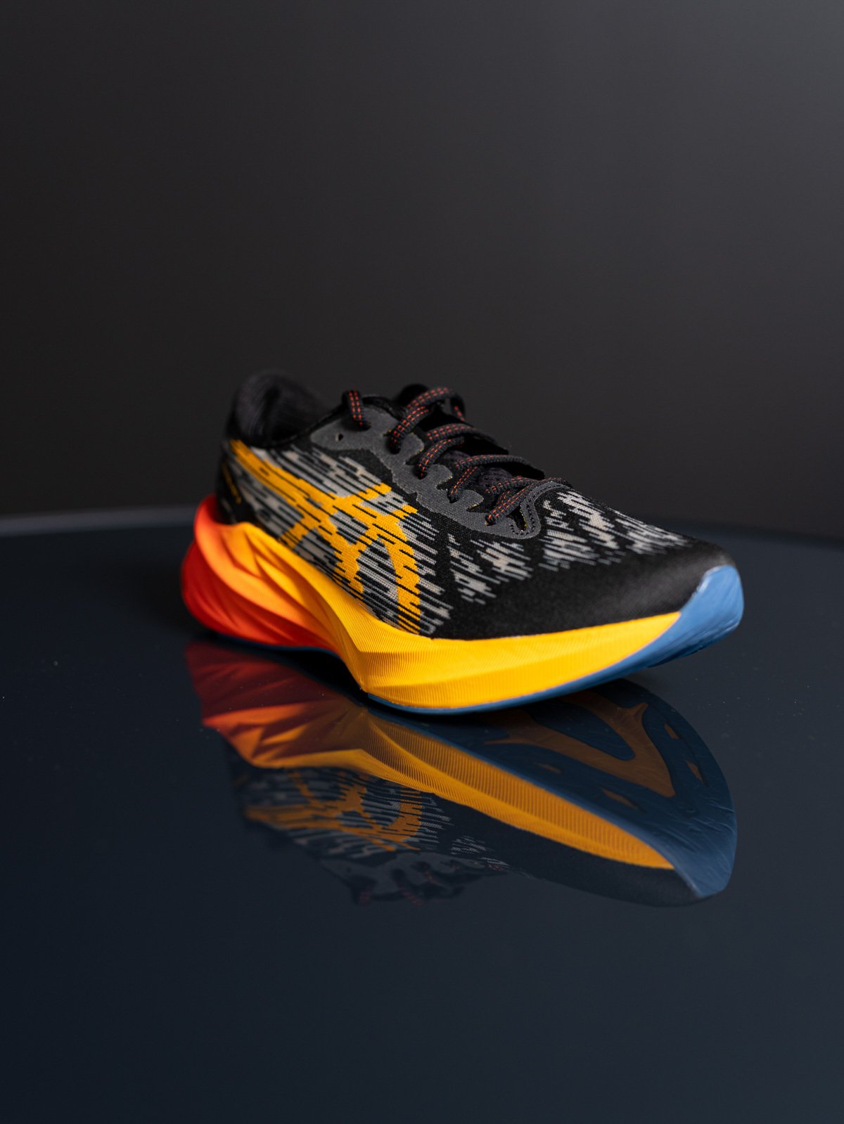 ASICS Novablast 3 Black/Amber